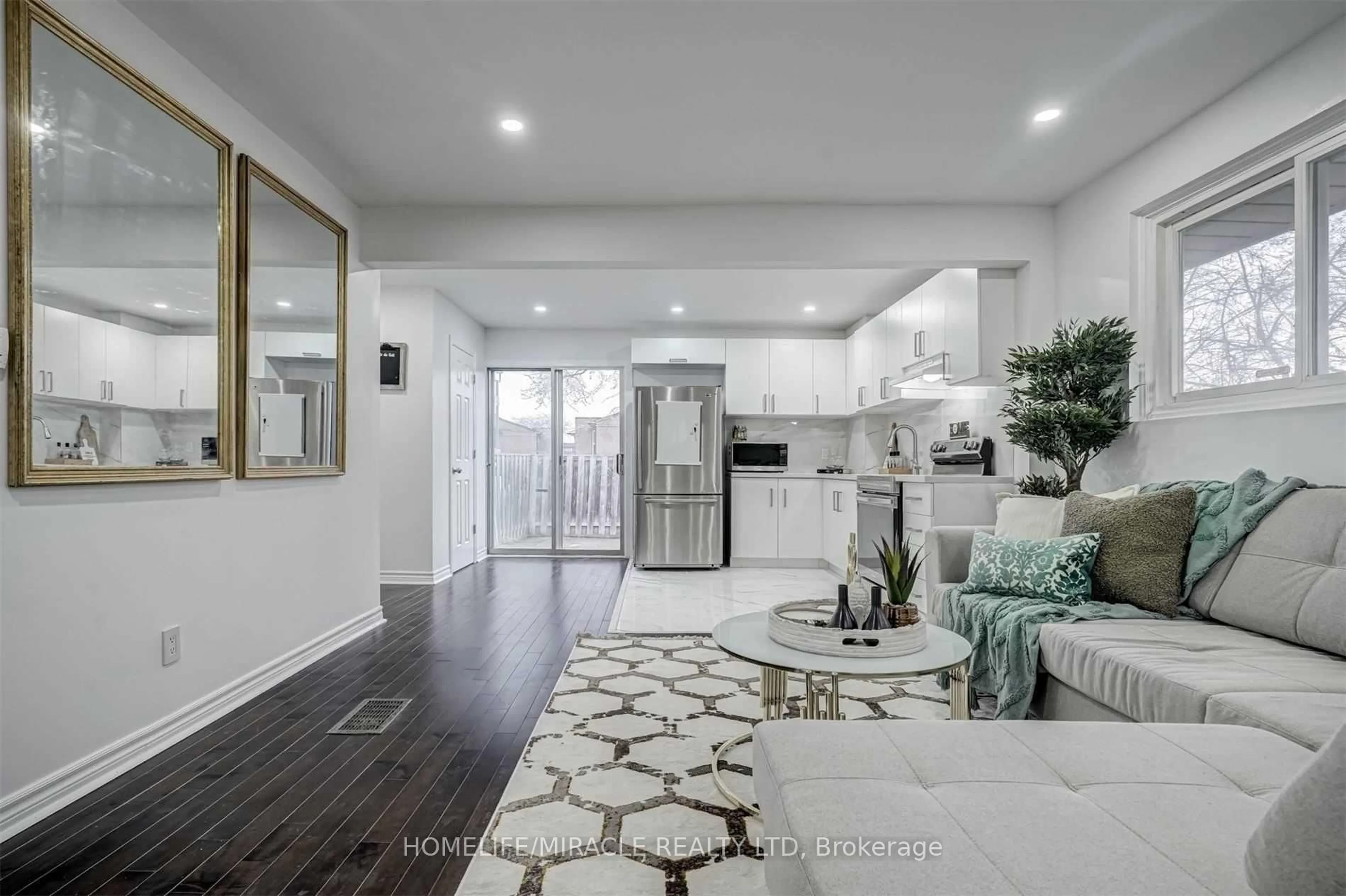 Unknown for 33 Mosque Cres, Toronto Ontario M9V 4J1