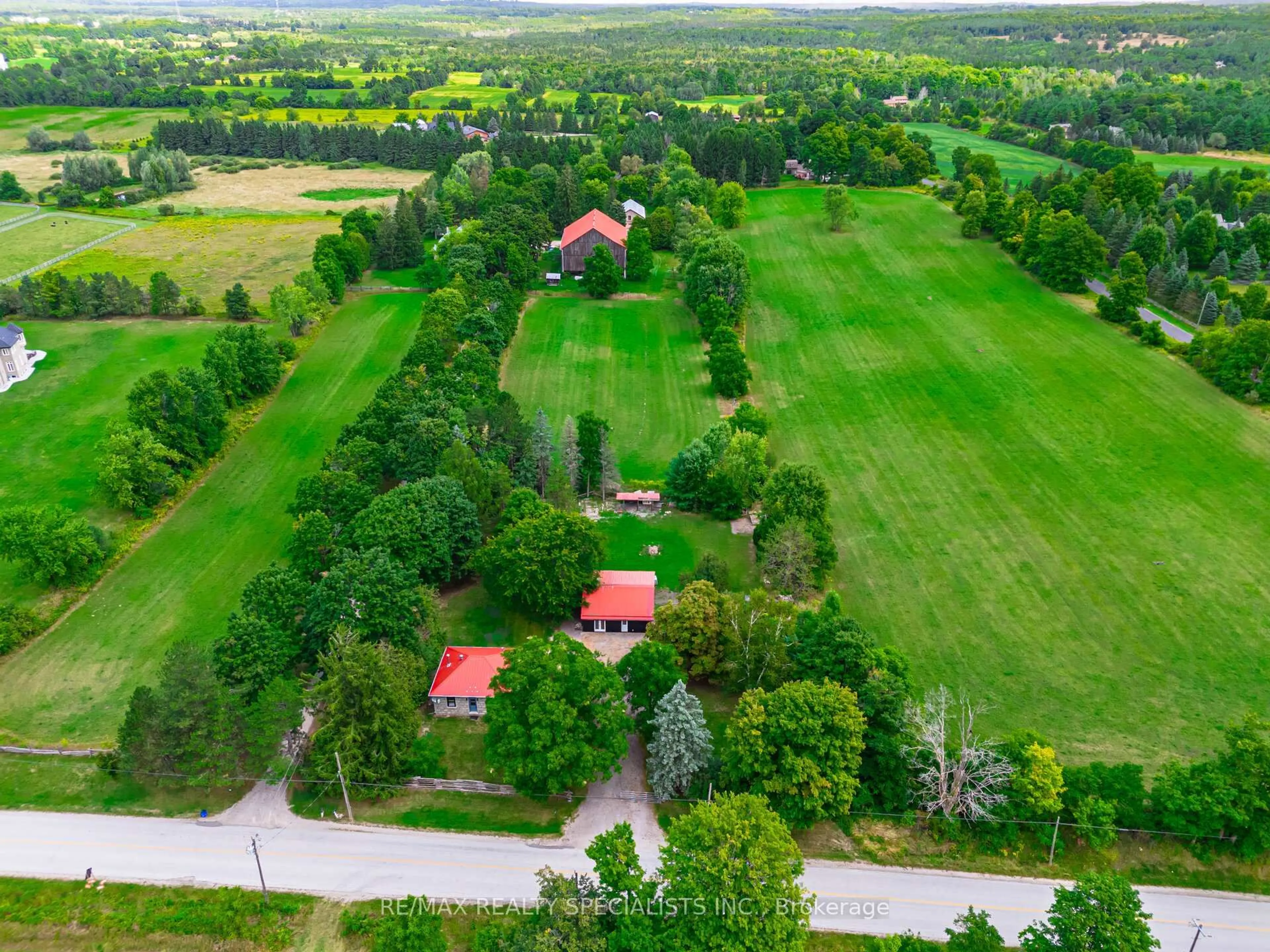 A pic from outside/outdoor area/front of a property/back of a property/a pic from drone, unknown for 14041 Fourth Line, Milton Ontario N0B 2K0