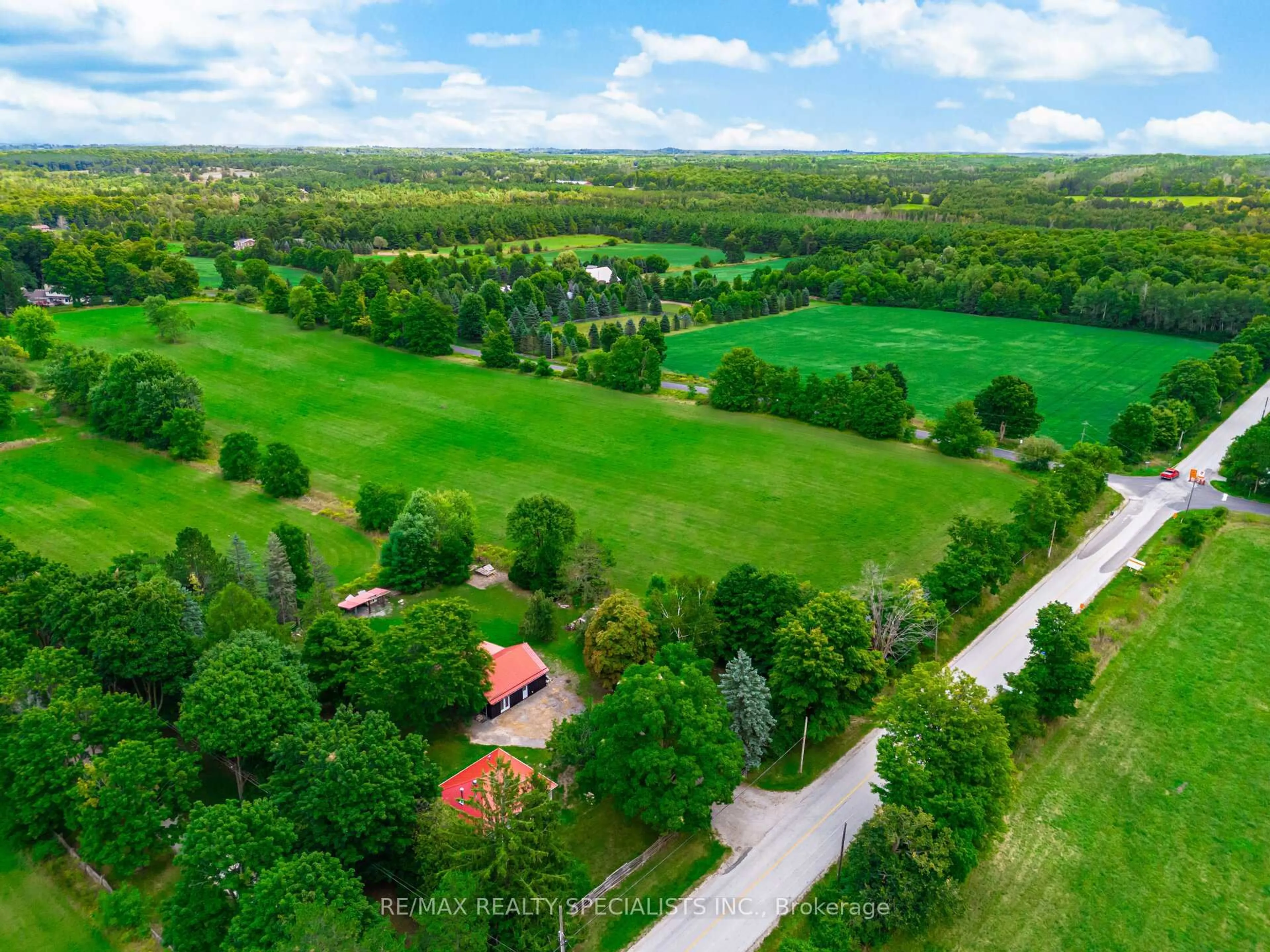 A pic from outside/outdoor area/front of a property/back of a property/a pic from drone, unknown for 14041 Fourth Line, Milton Ontario N0B 2K0