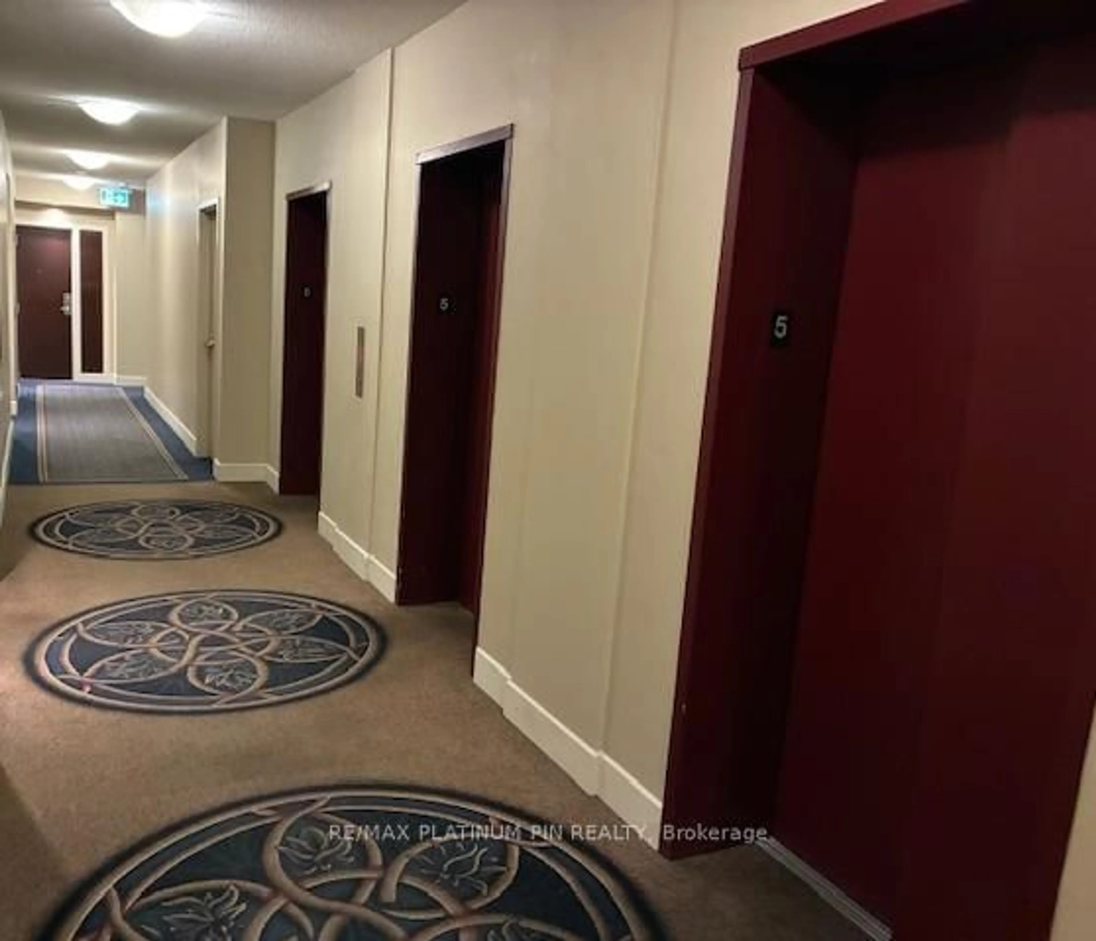 Indoor foyer for 1359 Rathburn Rd #501, Mississauga Ontario L4W 5P7