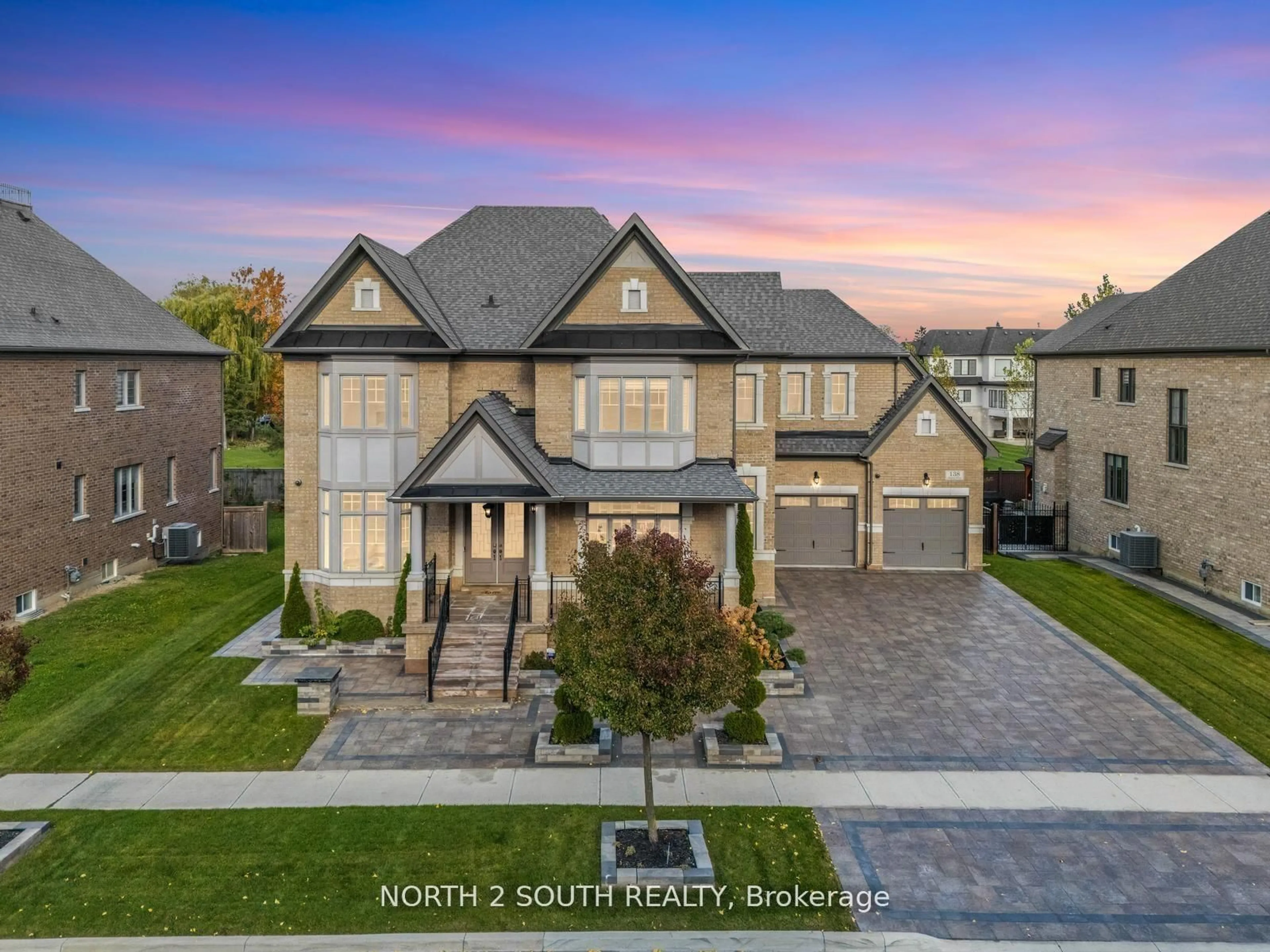 A pic from outside/outdoor area/front of a property/back of a property/a pic from drone, street for 138 Degrey Dr, Brampton Ontario L6P 4L7