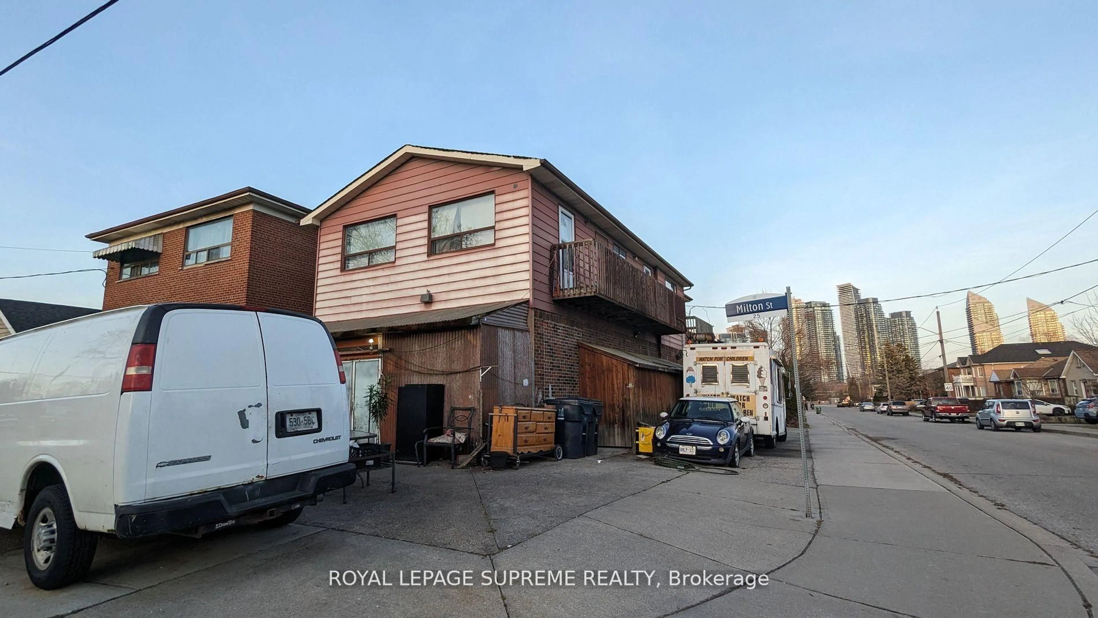 Unknown for 25 Milton St, Toronto Ontario M8Y 2X7