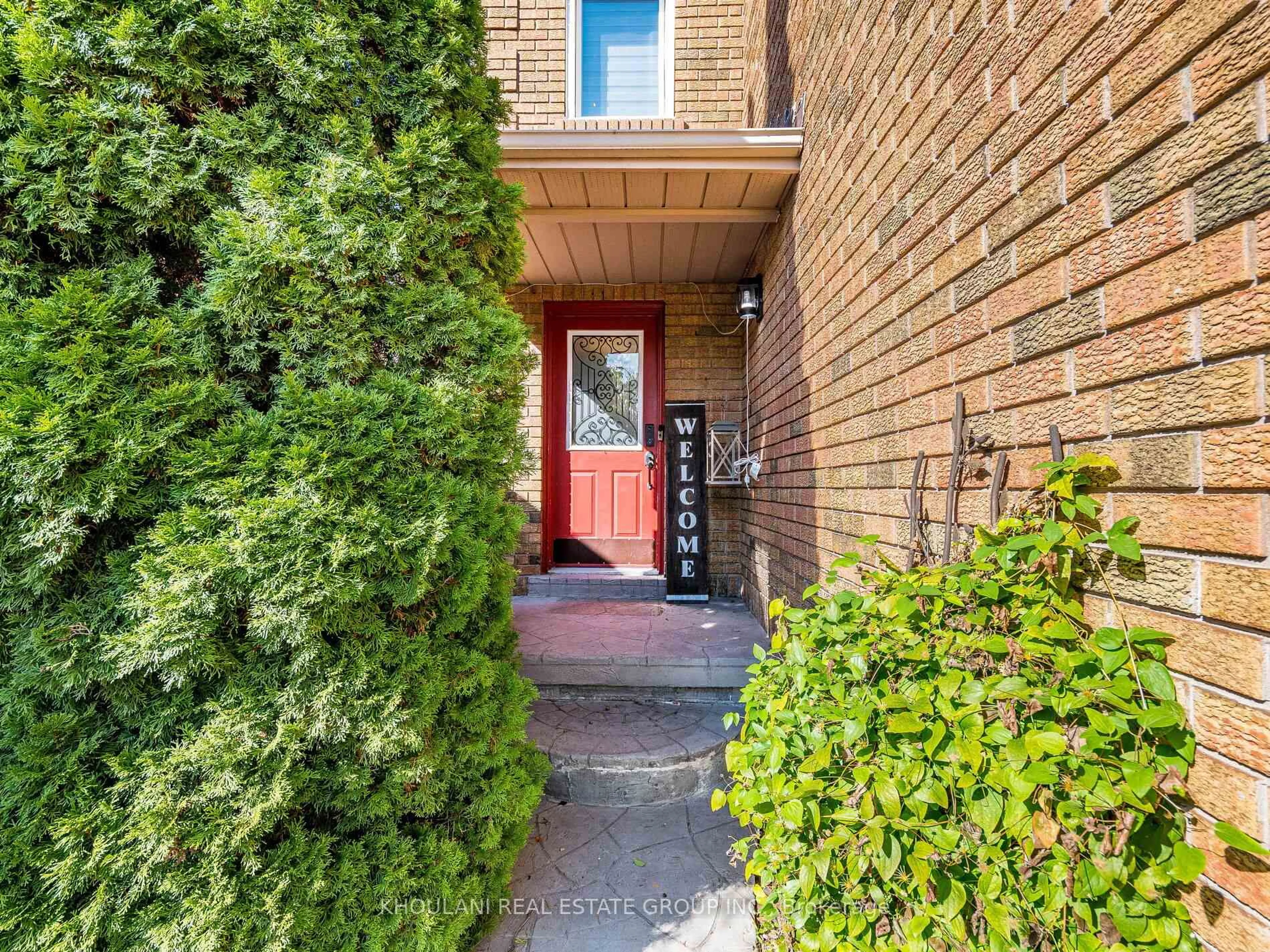 Indoor entryway for 6459 Longspur Rd, Mississauga Ontario L5N 6E4