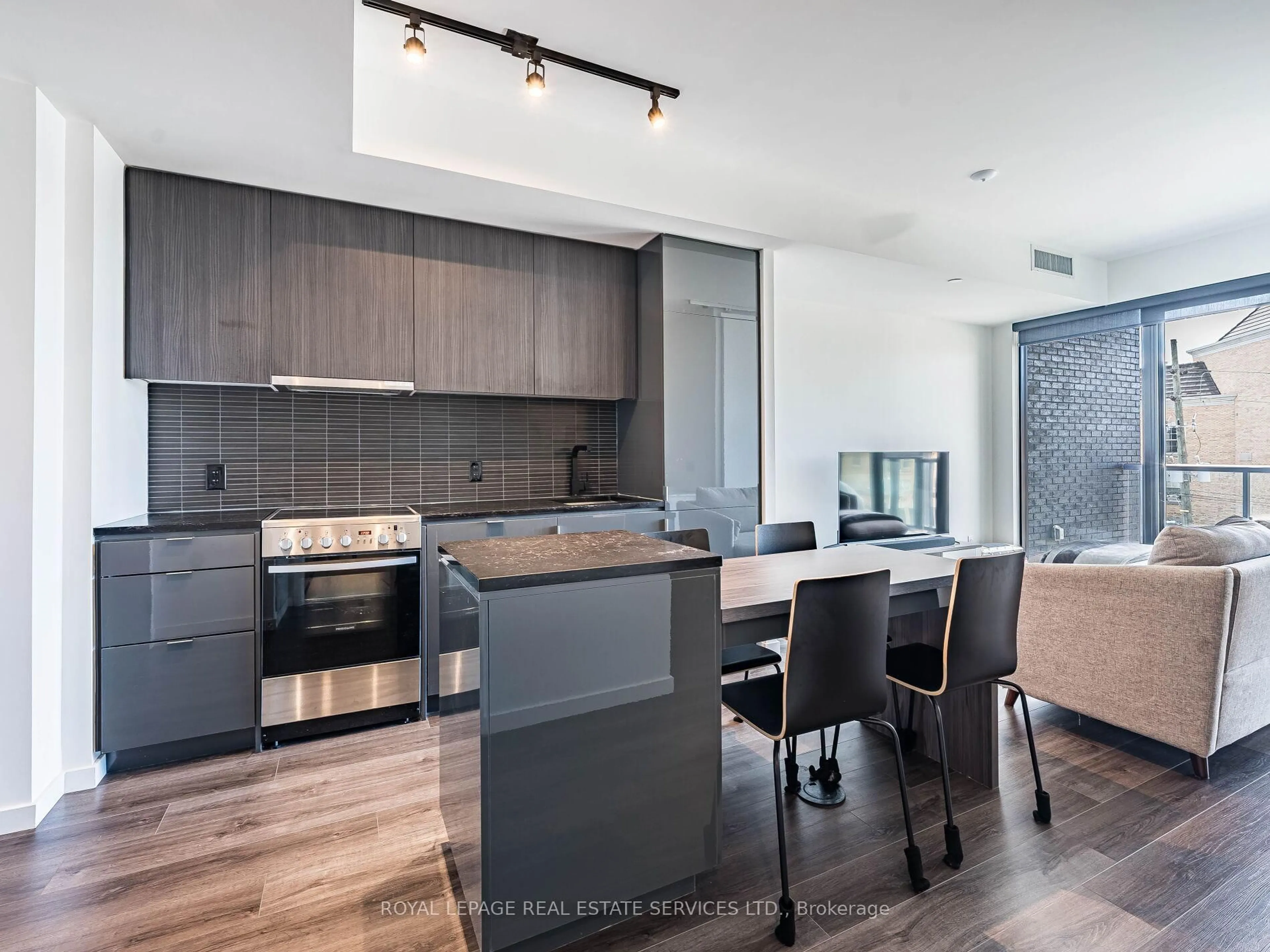 Contemporary kitchen, unknown for 7 Smith Cres #312, Toronto Ontario M8Z 0Z3