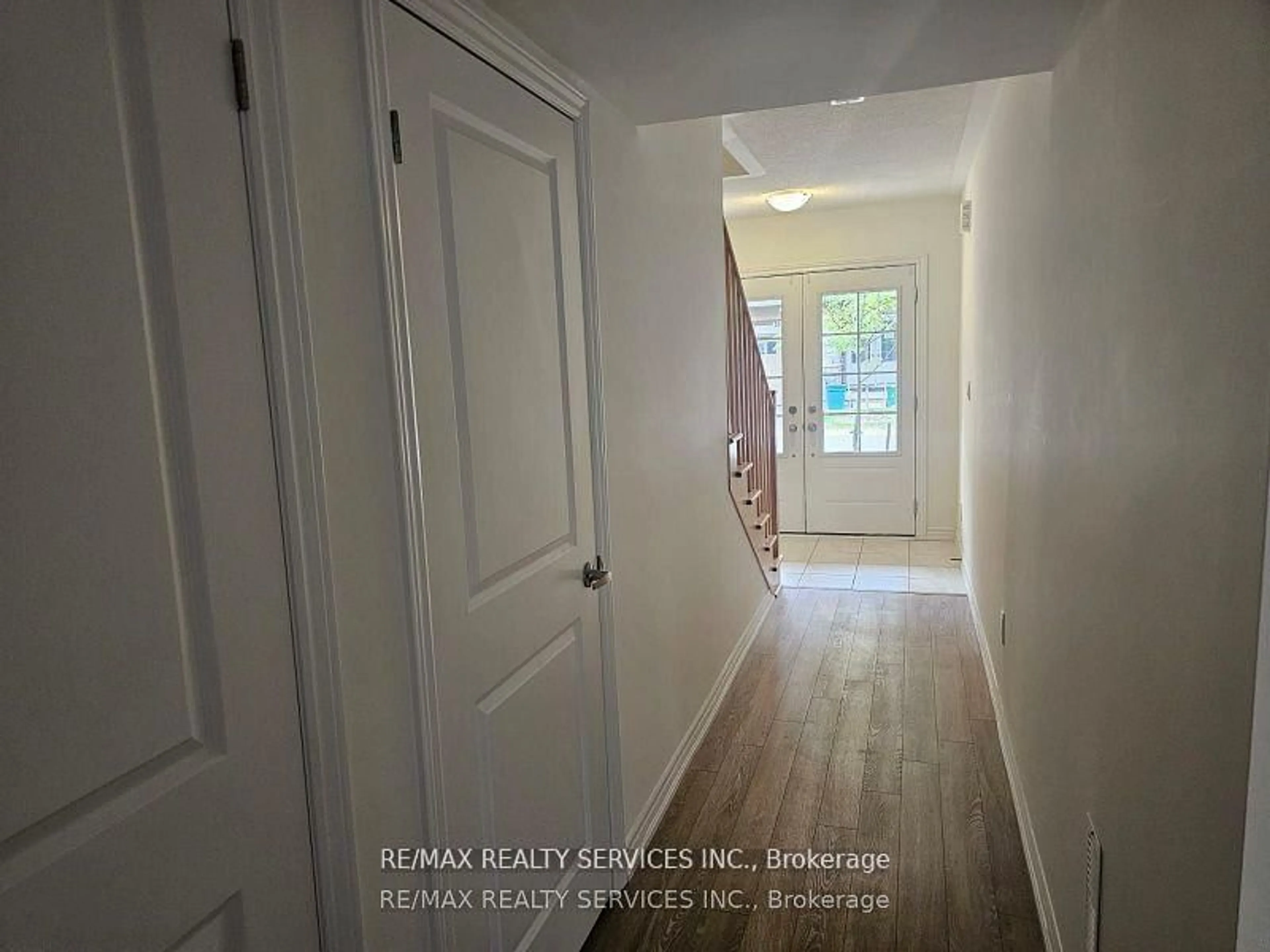 Indoor entryway for 68 First St #34, Orangeville Ontario L9W 2E4