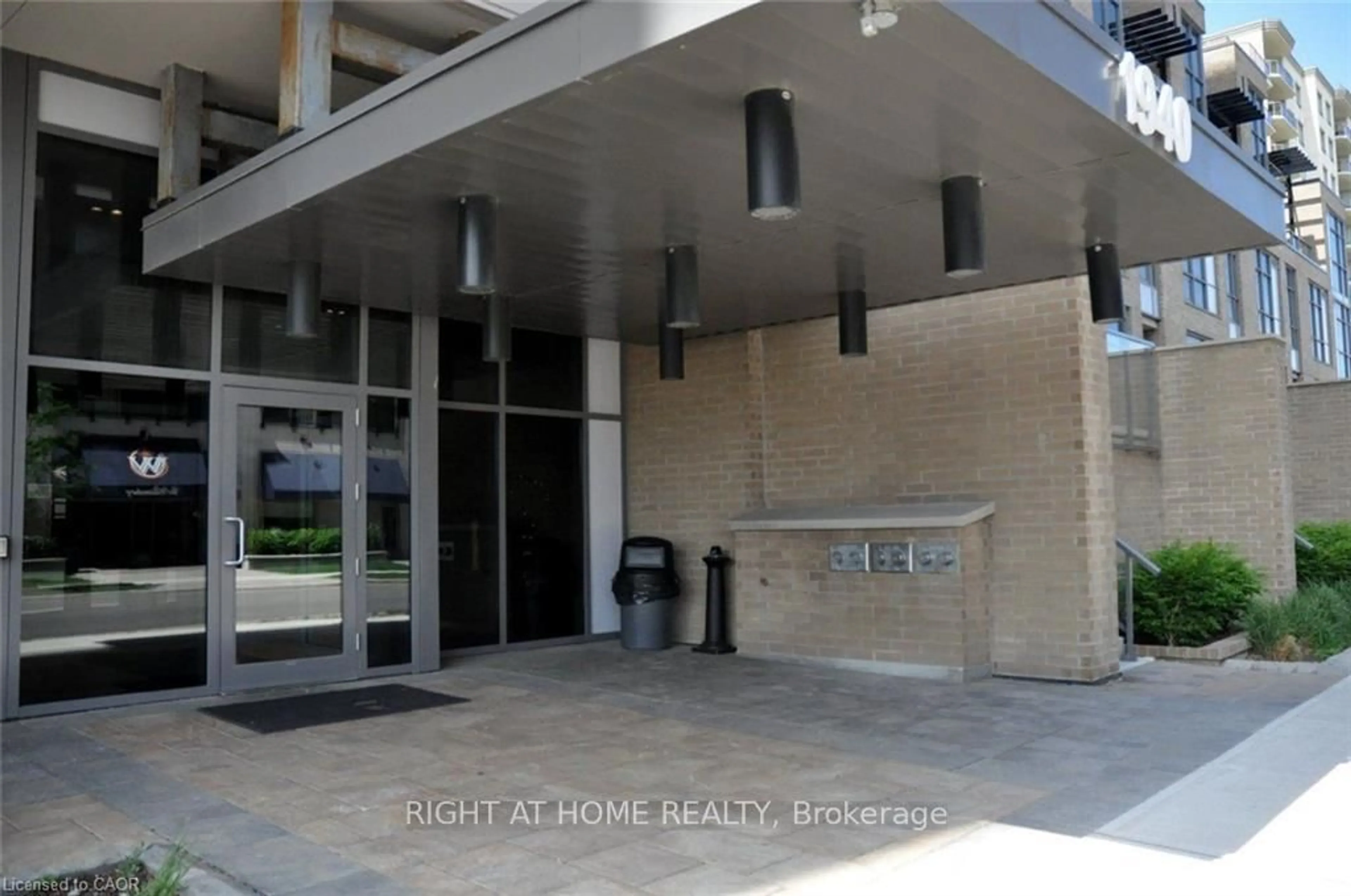 Unknown for 1940 Ironstone Dr #1705, Burlington Ontario L7L 0E4