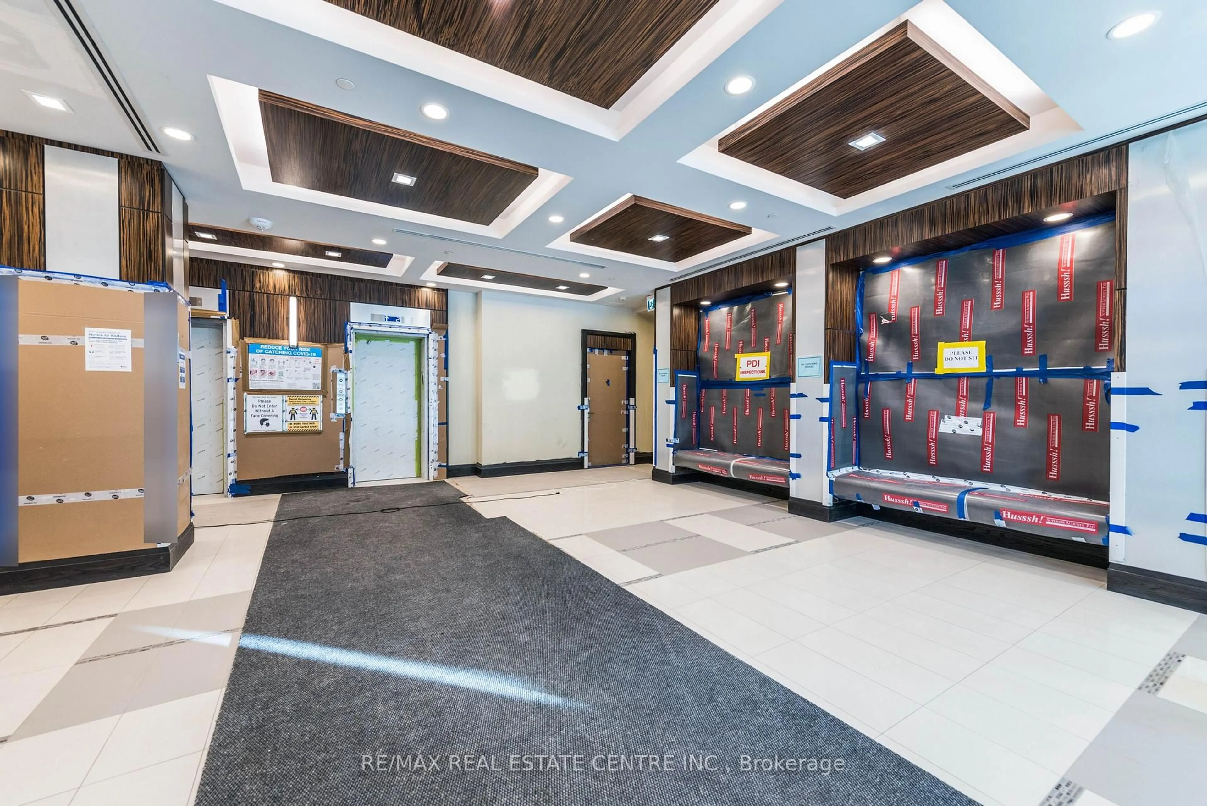 Lobby for 349 Rathburn Rd #507, Mississauga Ontario L5B 0G9