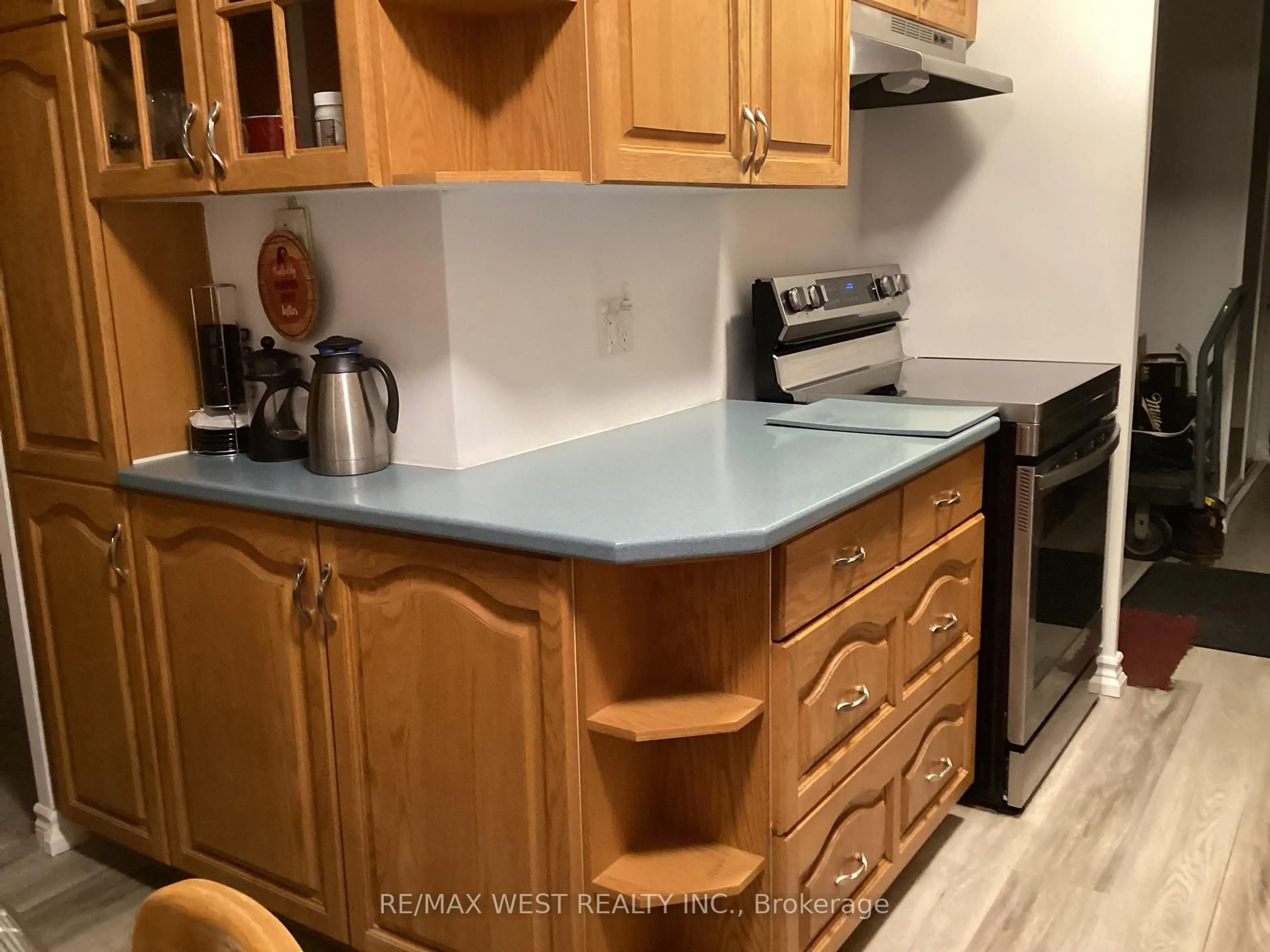 Standard kitchen, unknown for 627 The West Mall #2101, Toronto Ontario M9C 4X5