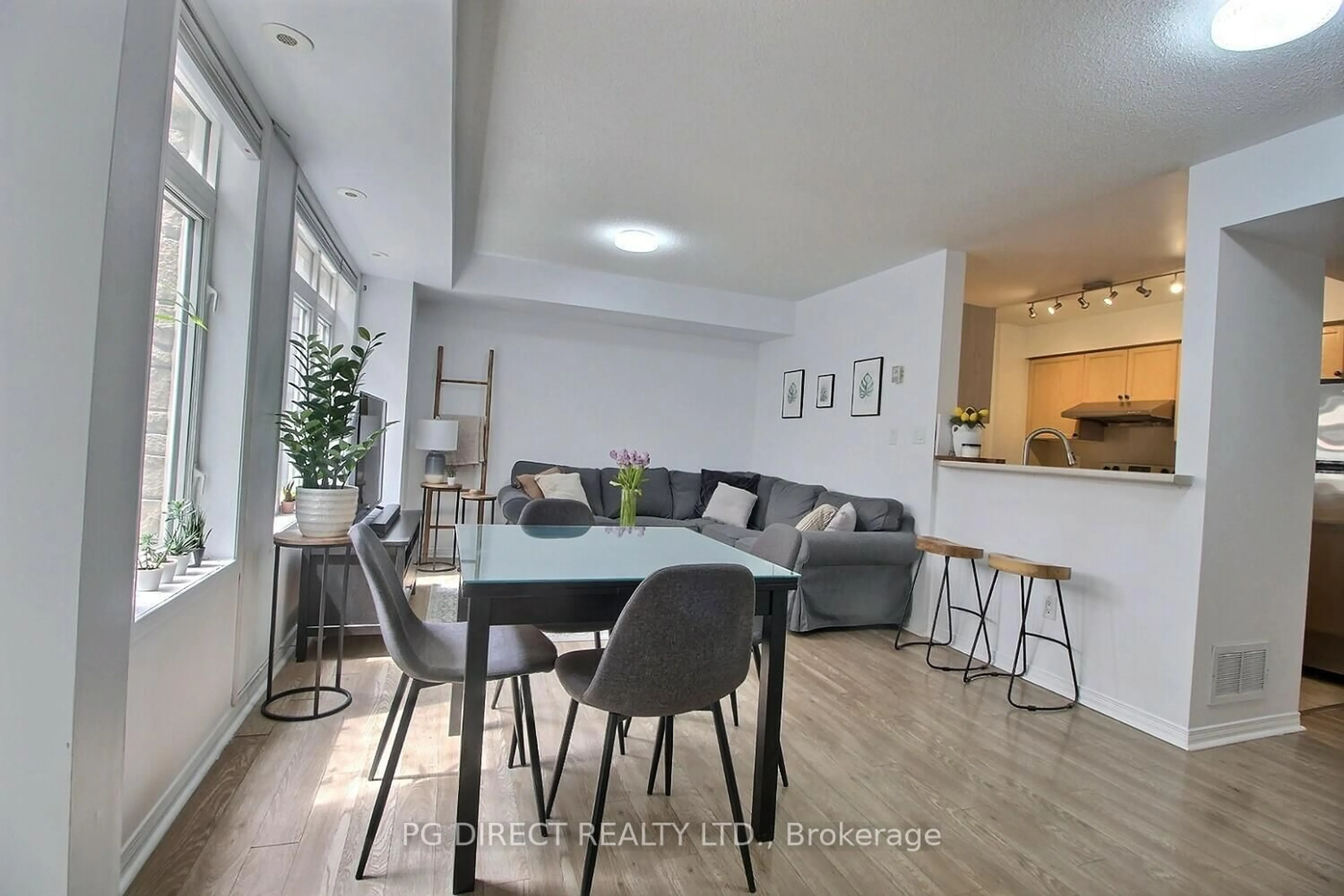 Unknown for 50 Turntable Cres #57, Toronto Ontario M6H 4K9