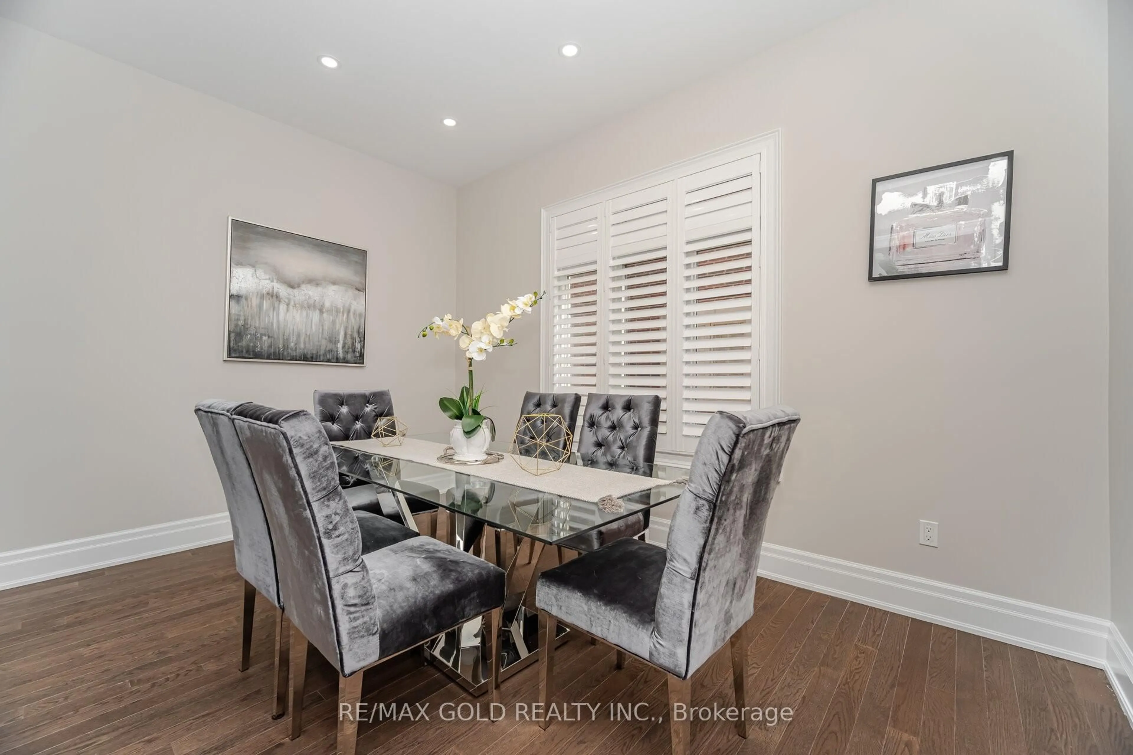 Dining room, wood/laminate floor for 3 Sister Oreilly Rd, Brampton Ontario L6P 4C6