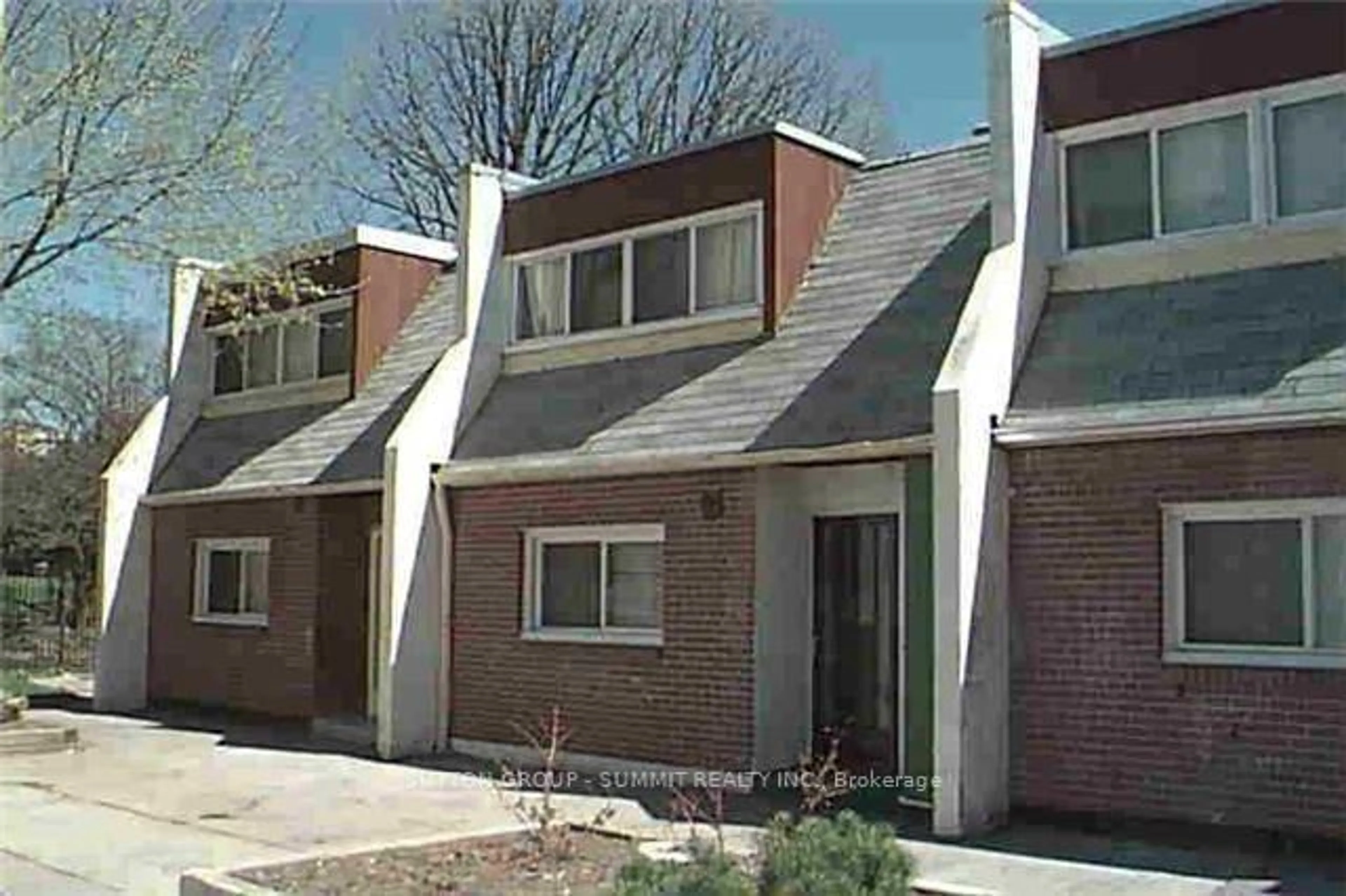 Home with brick exterior material, street for 2901 Jane St #58, Toronto Ontario M3N 2J8