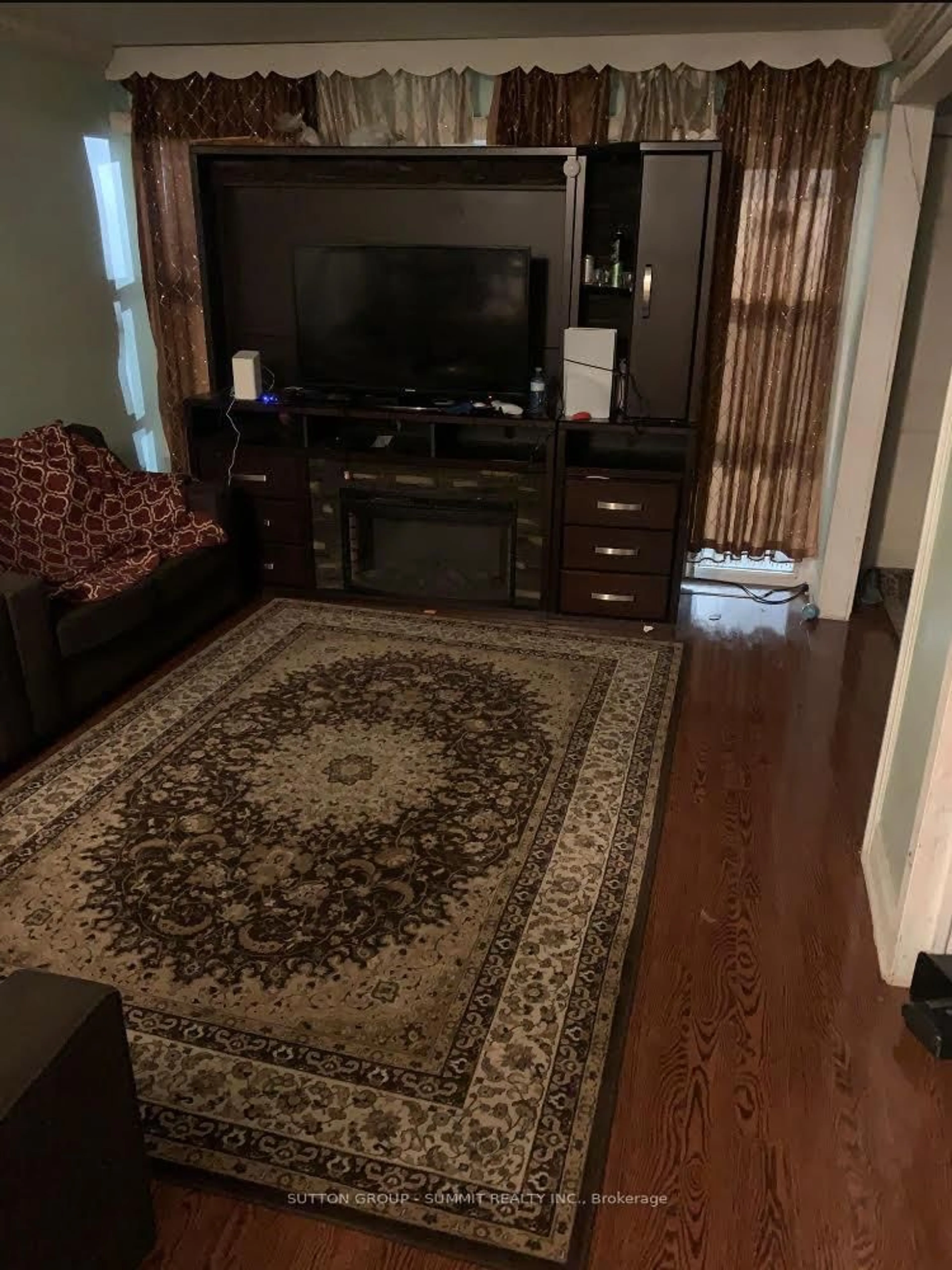 Living room with furniture, unknown for 2901 Jane St #58, Toronto Ontario M3N 2J8