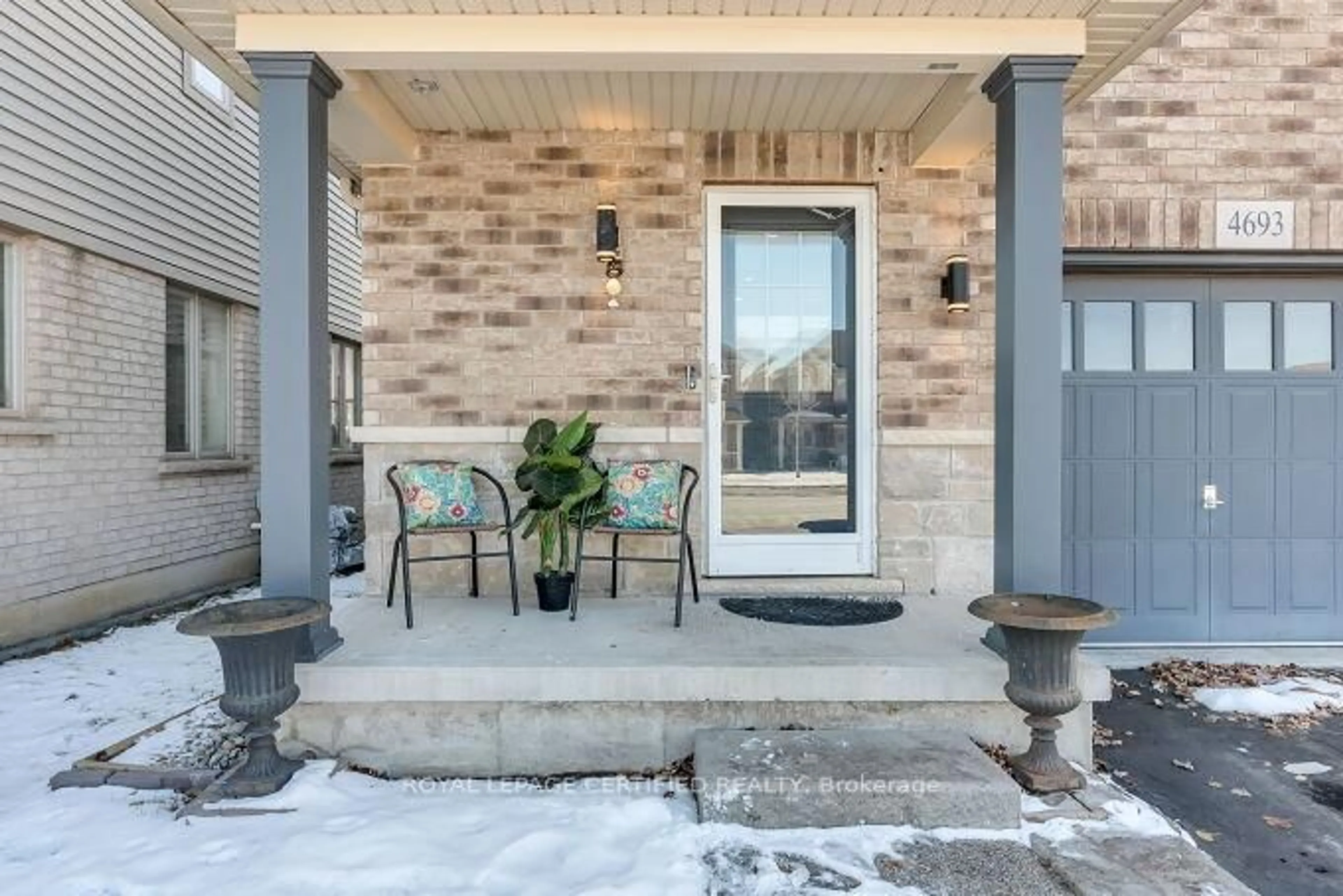 Patio, street for 4693 Thomas Alton Blvd, Burlington Ontario L7M 0J7