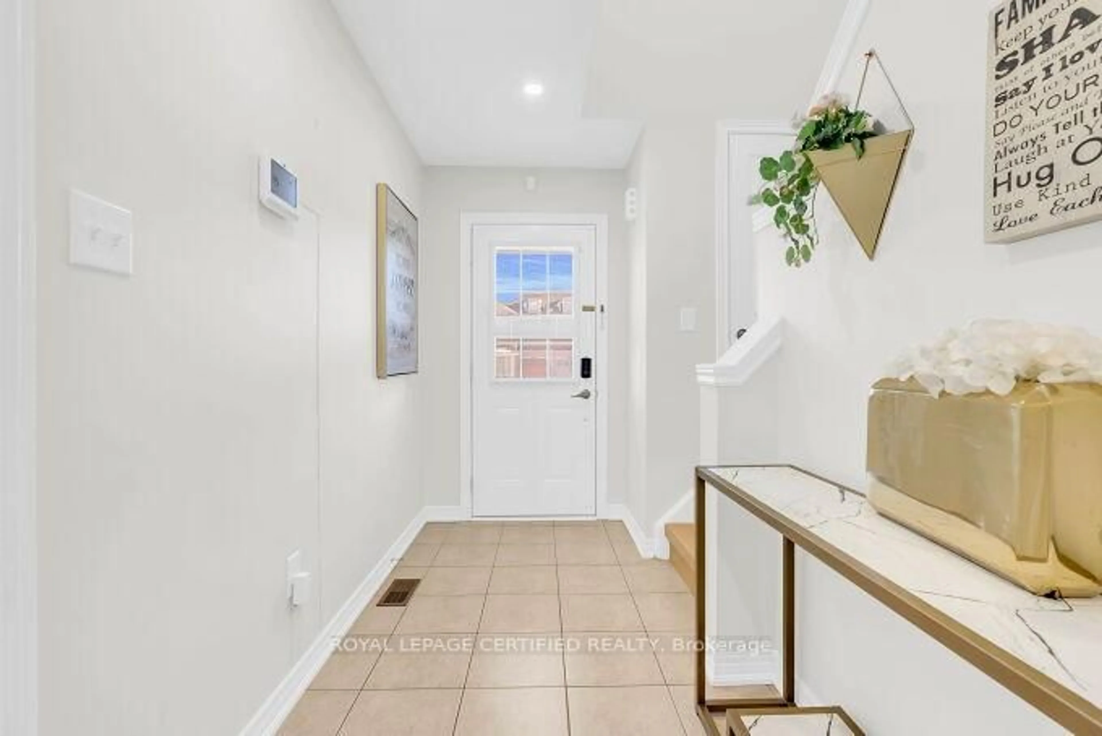 Indoor entryway for 4693 Thomas Alton Blvd, Burlington Ontario L7M 0J7