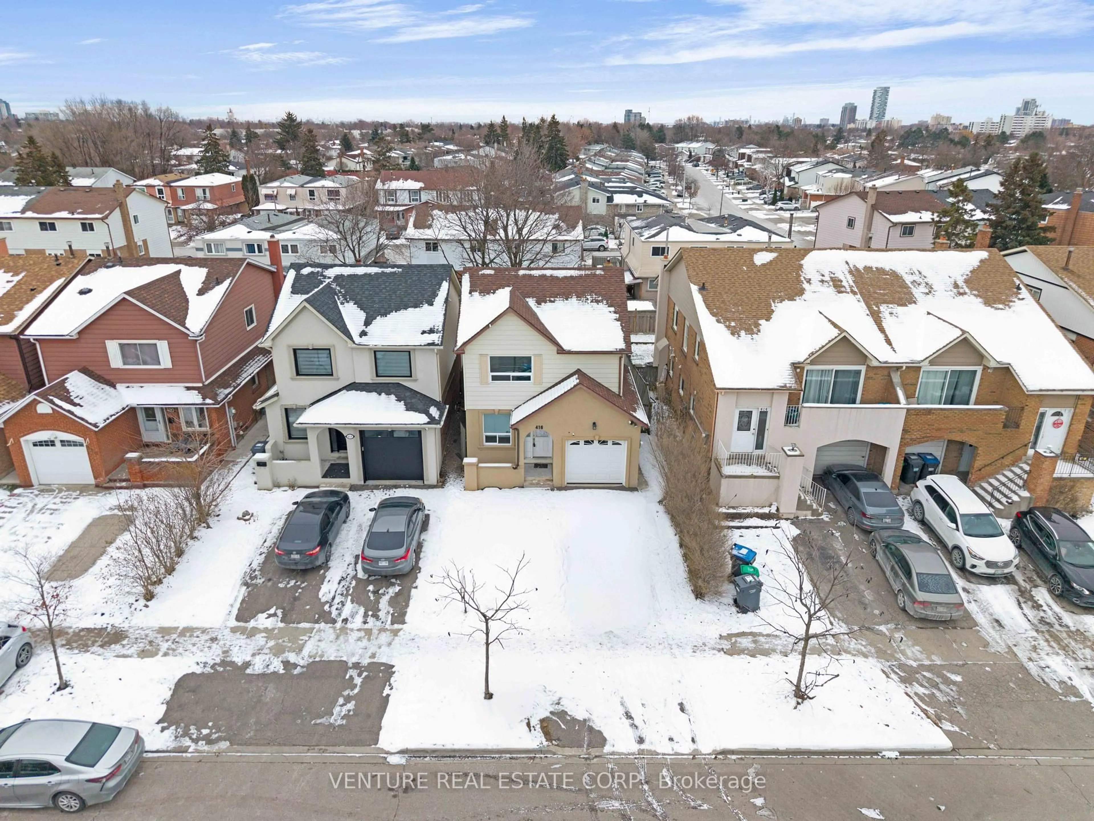 A pic from outside/outdoor area/front of a property/back of a property/a pic from drone, street for 416 Hansen Rd, Brampton Ontario L6V 3P7