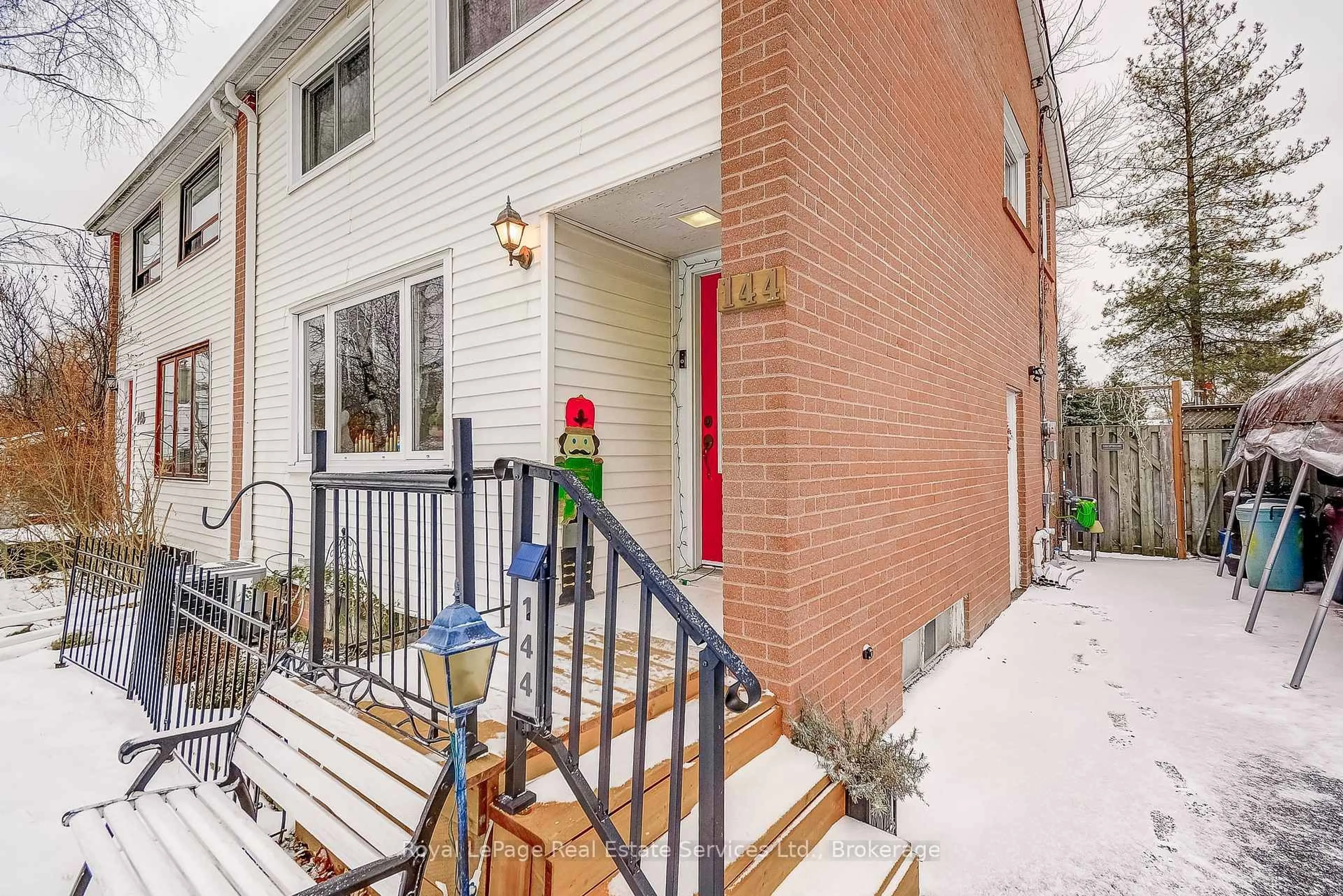 Unknown for 144 Heslop Rd, Milton Ontario L9T 1B4