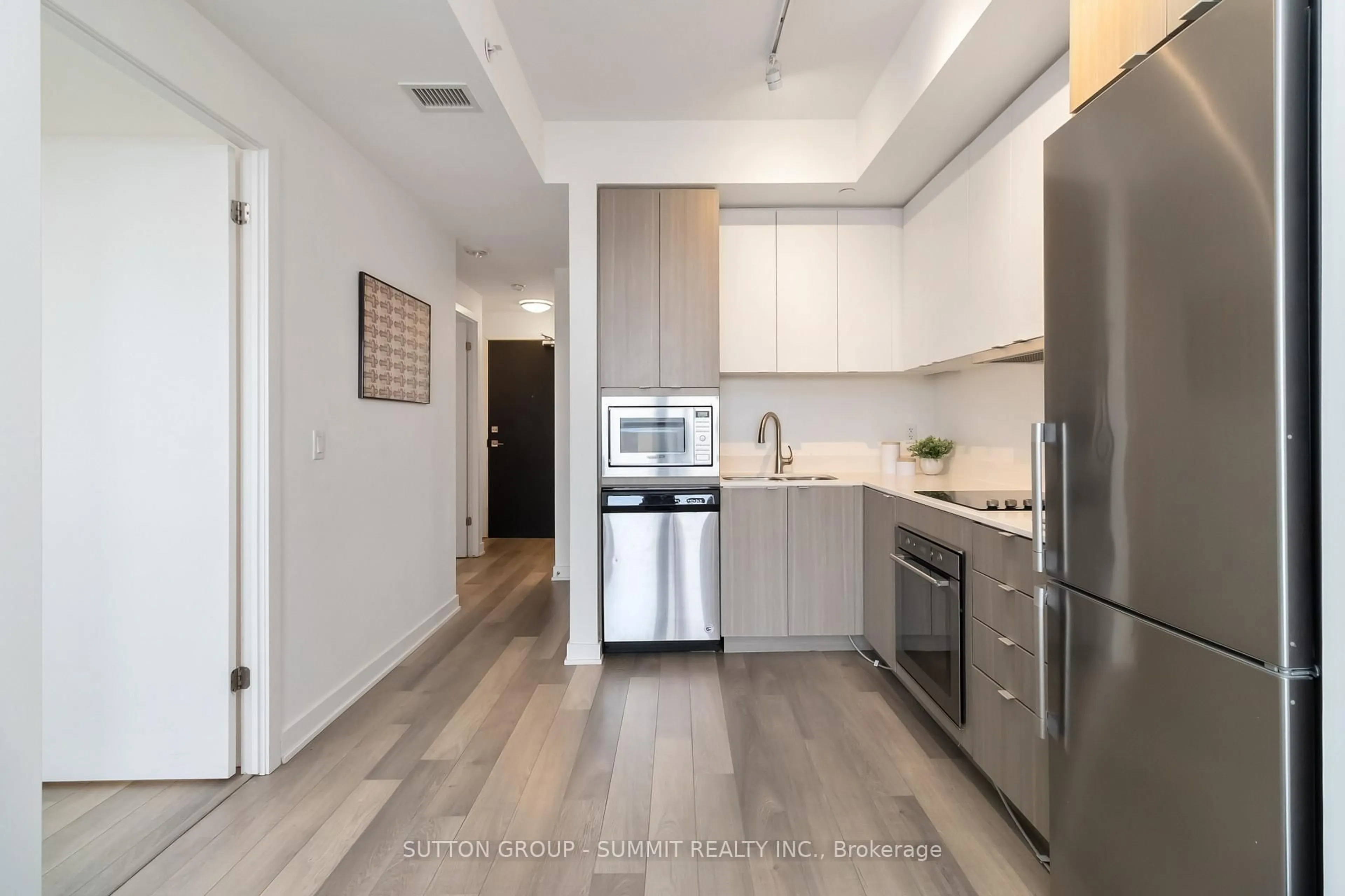 Open concept kitchen, unknown for 5220 Dundas St #D422, Burlington Ontario L7L 0J4
