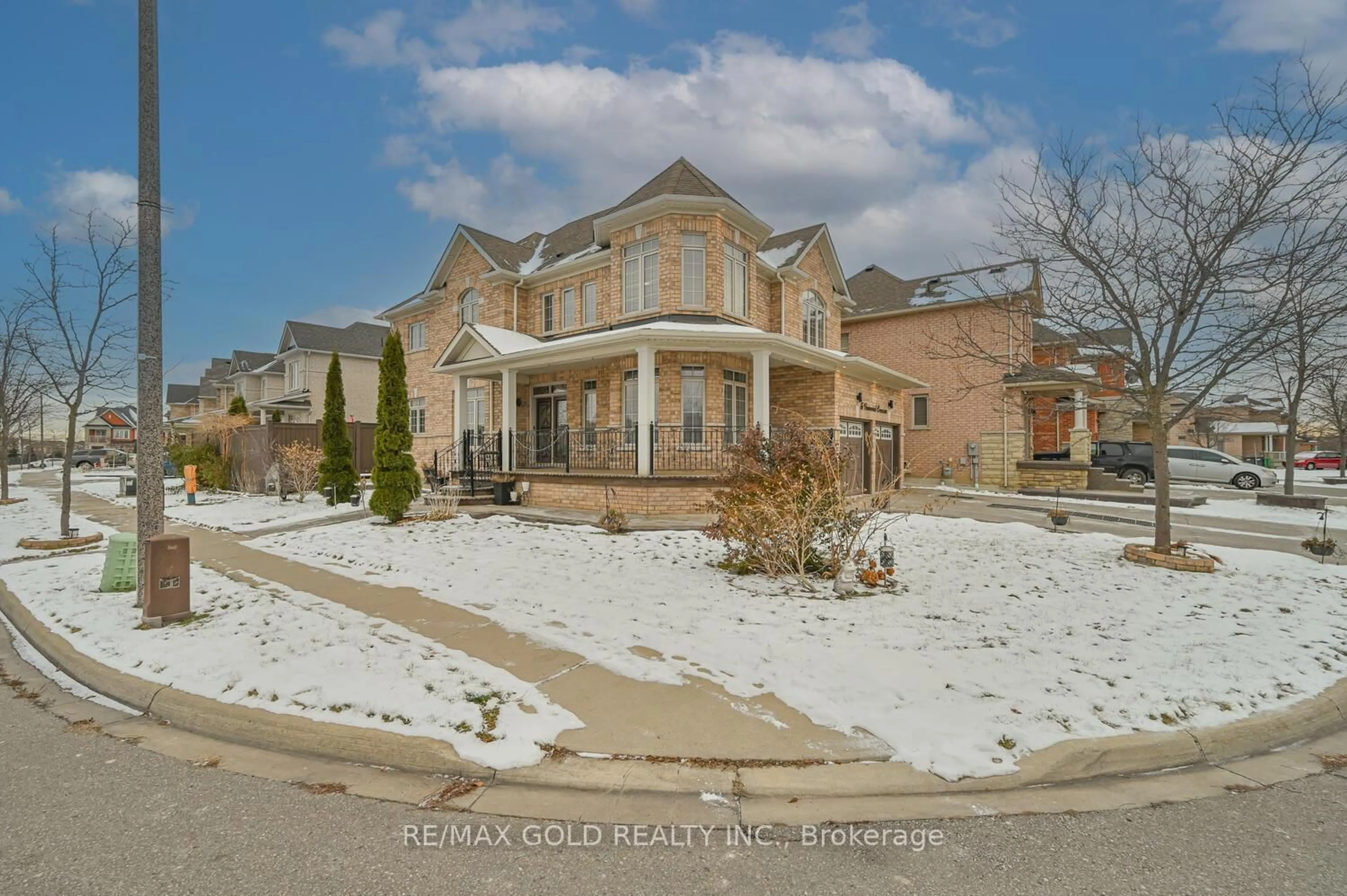 Home with brick exterior material, street for 15 Vanwood Cres, Brampton Ontario L6P 2X4