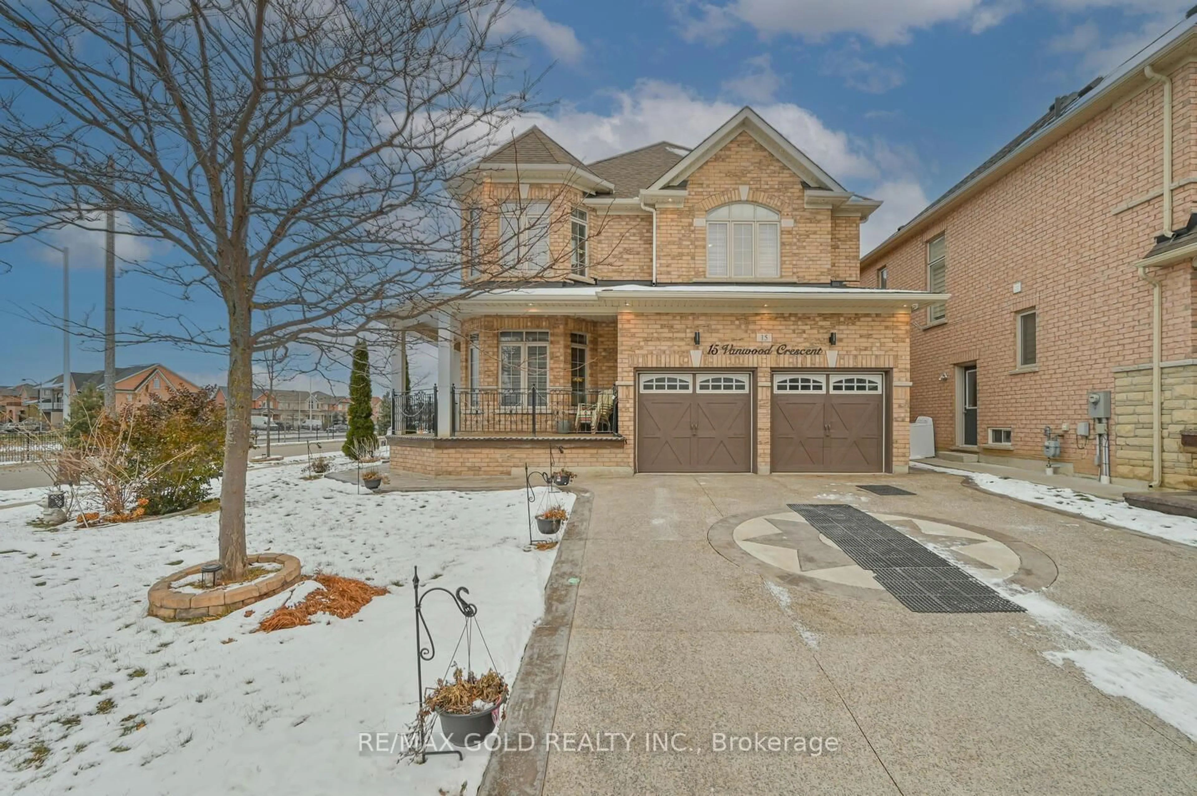 Home with brick exterior material, street for 15 Vanwood Cres, Brampton Ontario L6P 2X4