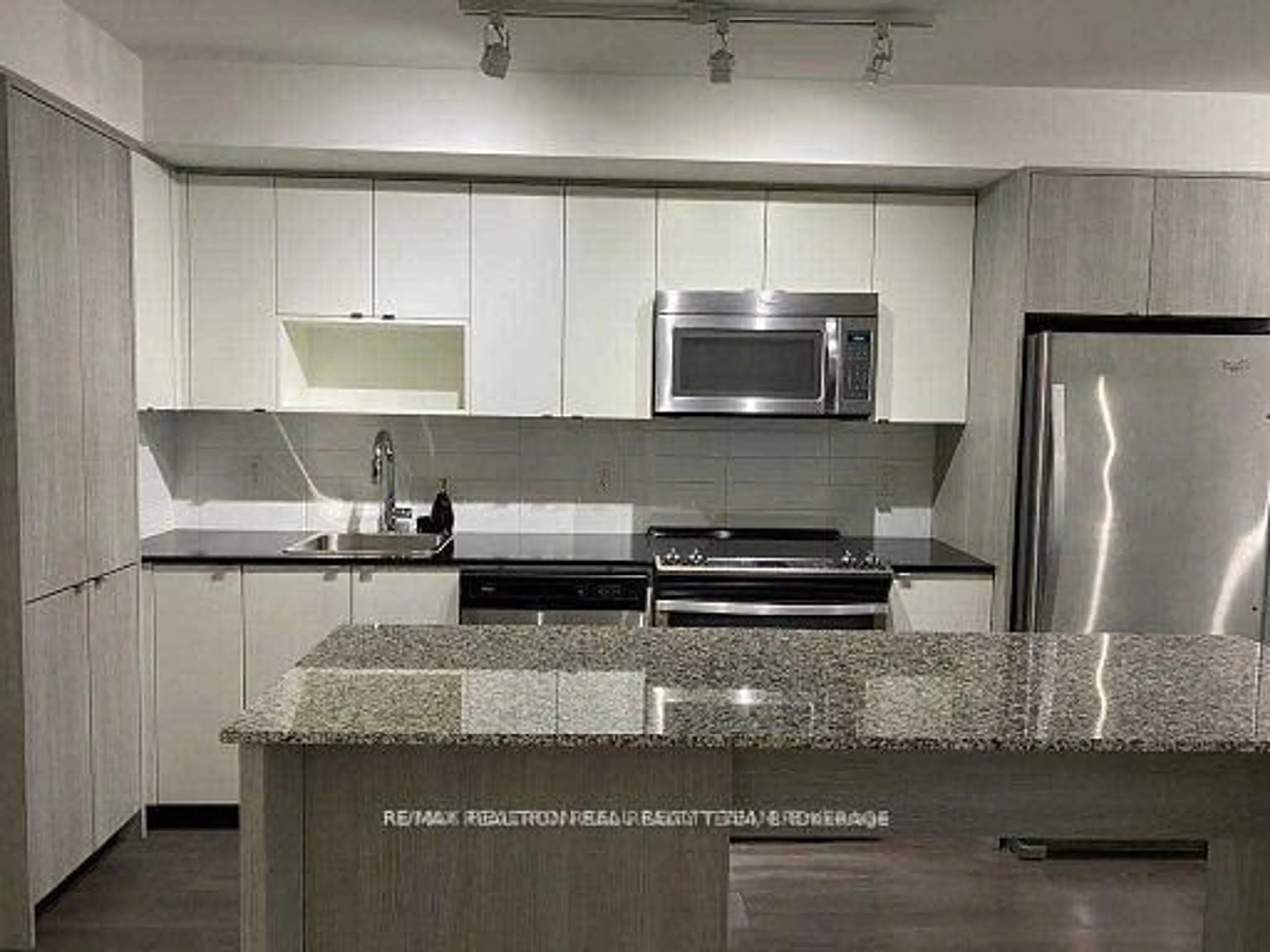 Standard kitchen, ceramic/tile floor for 9 Valhalla Inn Rd #706, Toronto Ontario M9B 1S9