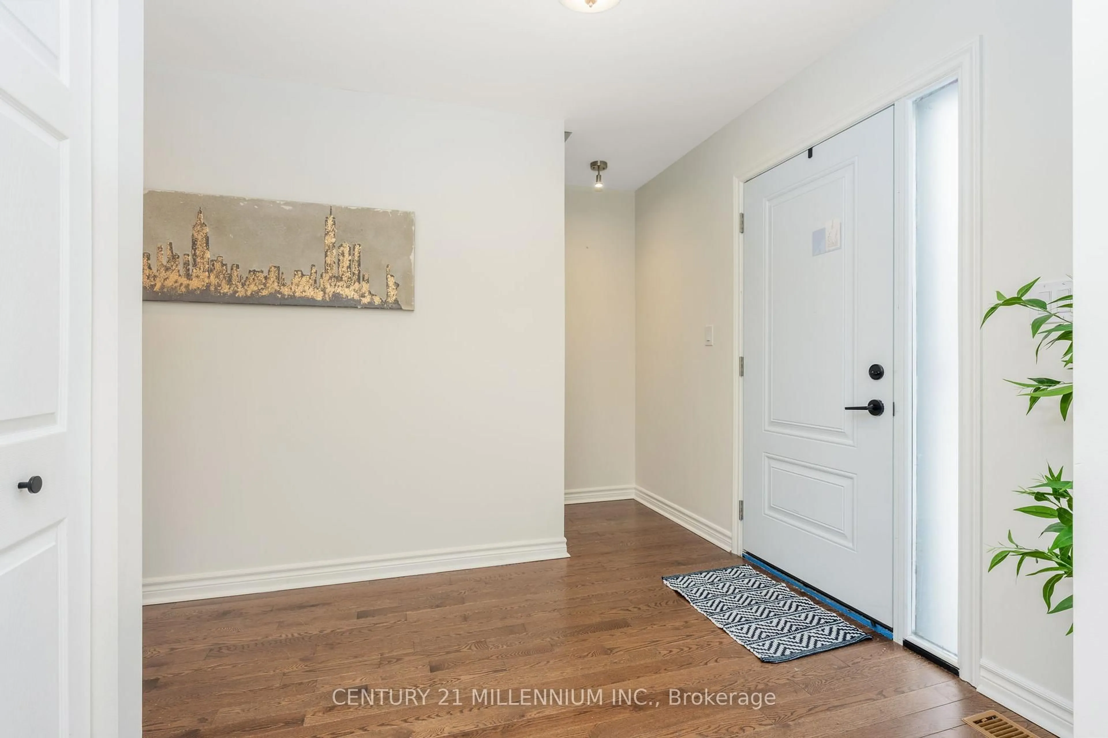 Indoor entryway for 25 Davenport Cres, Brampton Ontario L6T 3L5