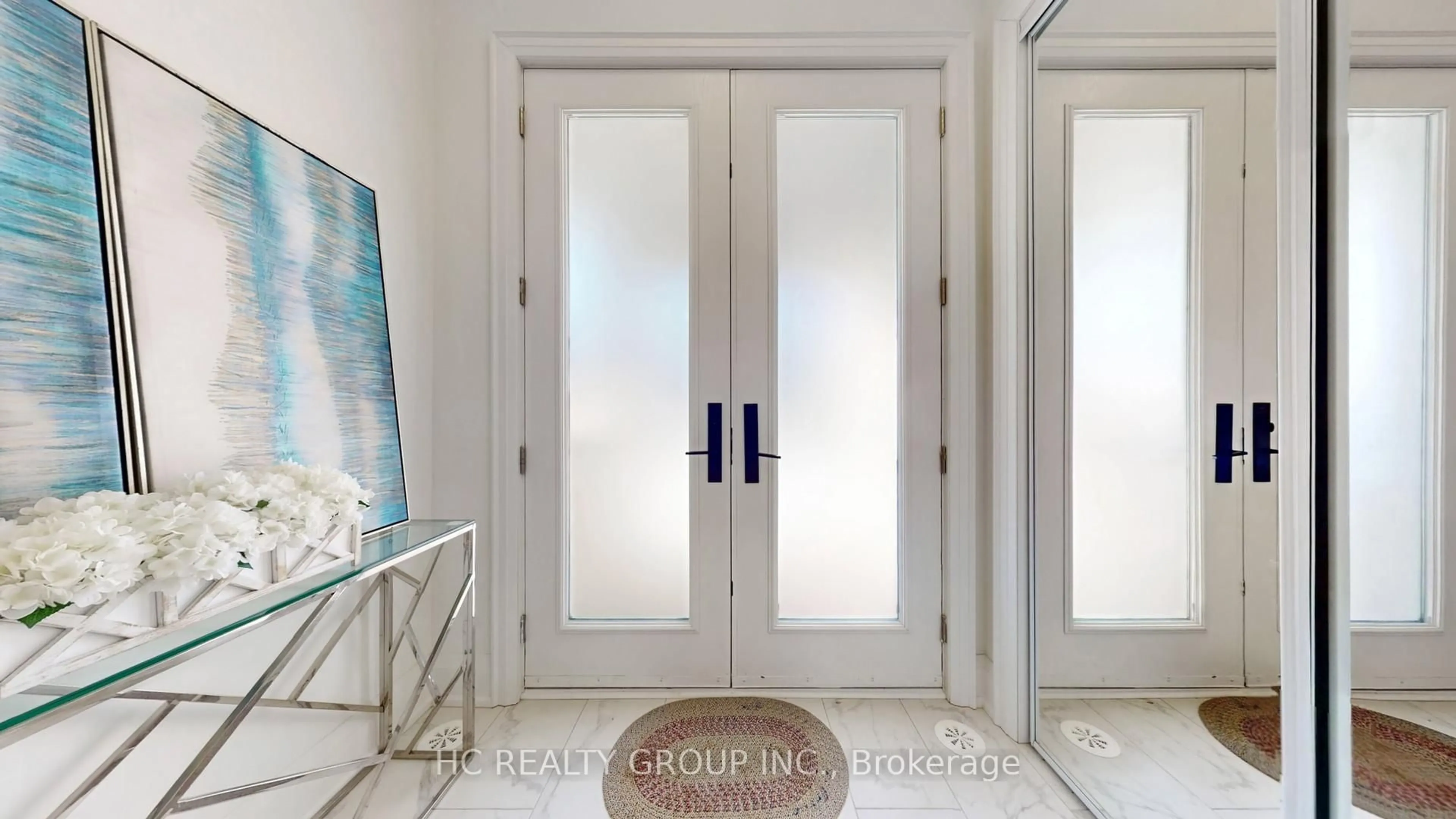 Indoor entryway for 3325 Taha Gdns, Oakville Ontario L6M 5S1