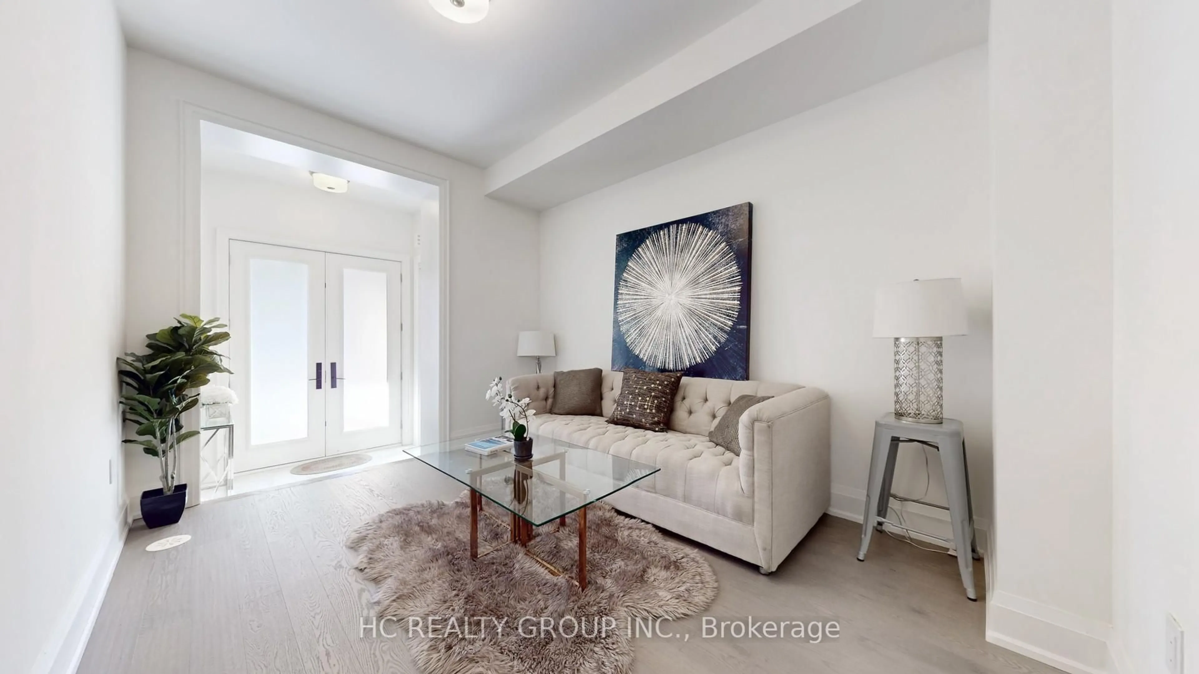 Living room with furniture, unknown for 3325 Taha Gdns, Oakville Ontario L6M 5S1