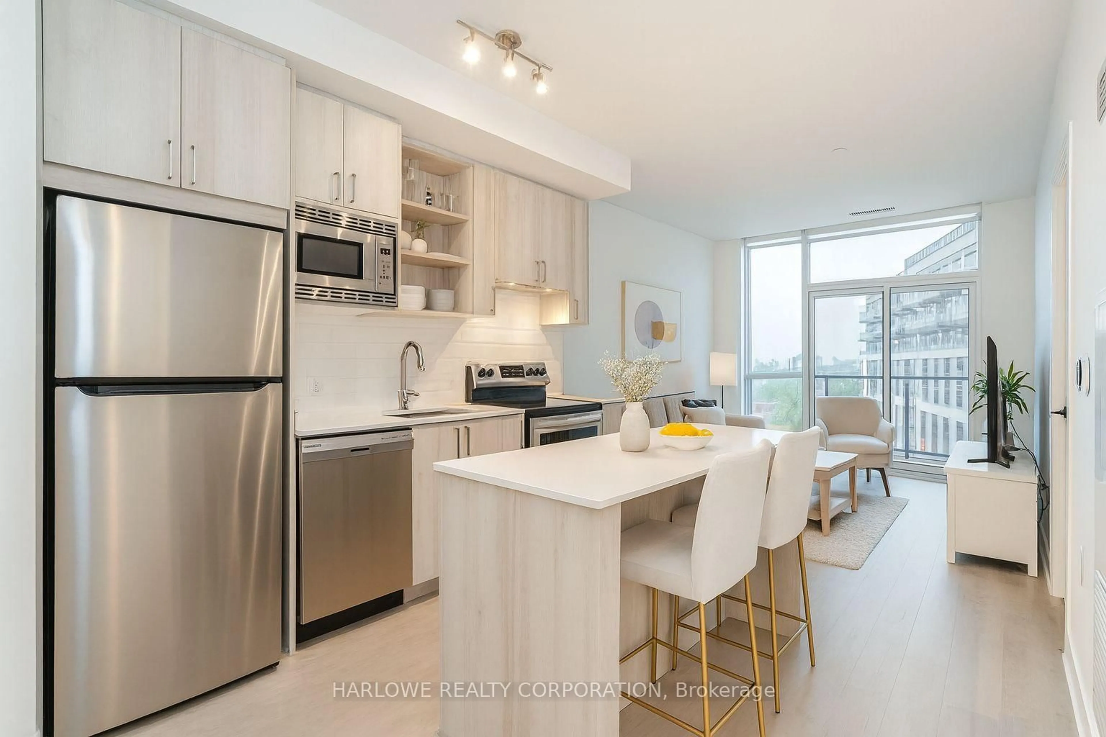 Open concept kitchen, unknown for 60 George Butchart Dr #717, Toronto Ontario M3K 0E1