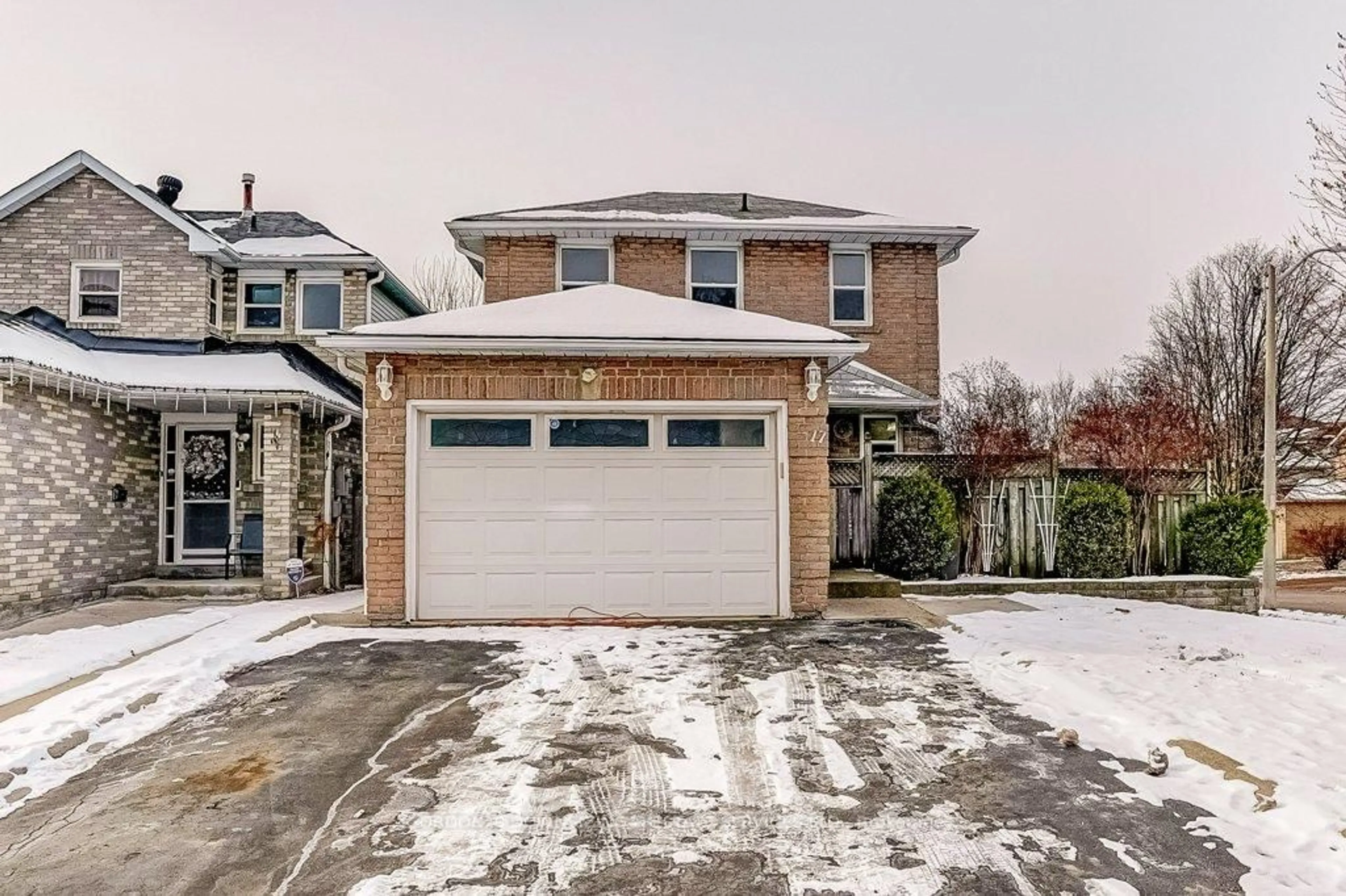 Home with brick exterior material, street for 17 Roehampton Cres, Brampton Ontario L6Y 2R3