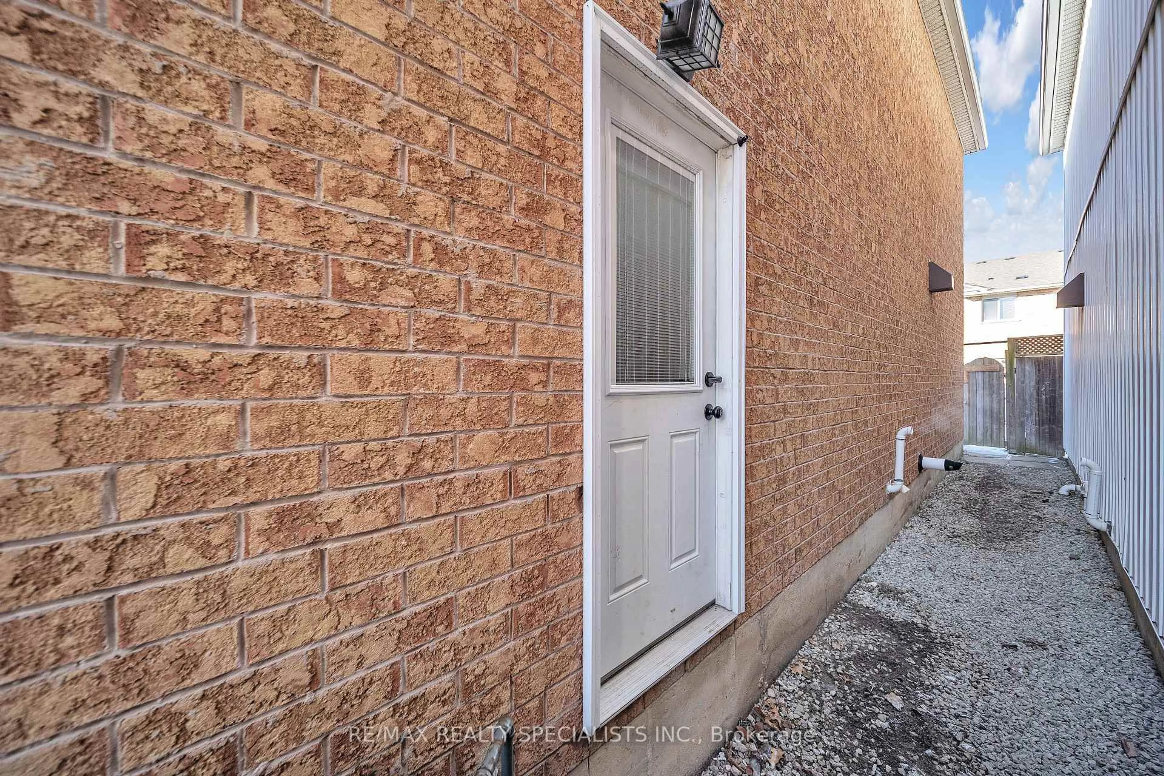 Unknown for 593 Rossellini Dr, Mississauga Ontario L5W 1M5