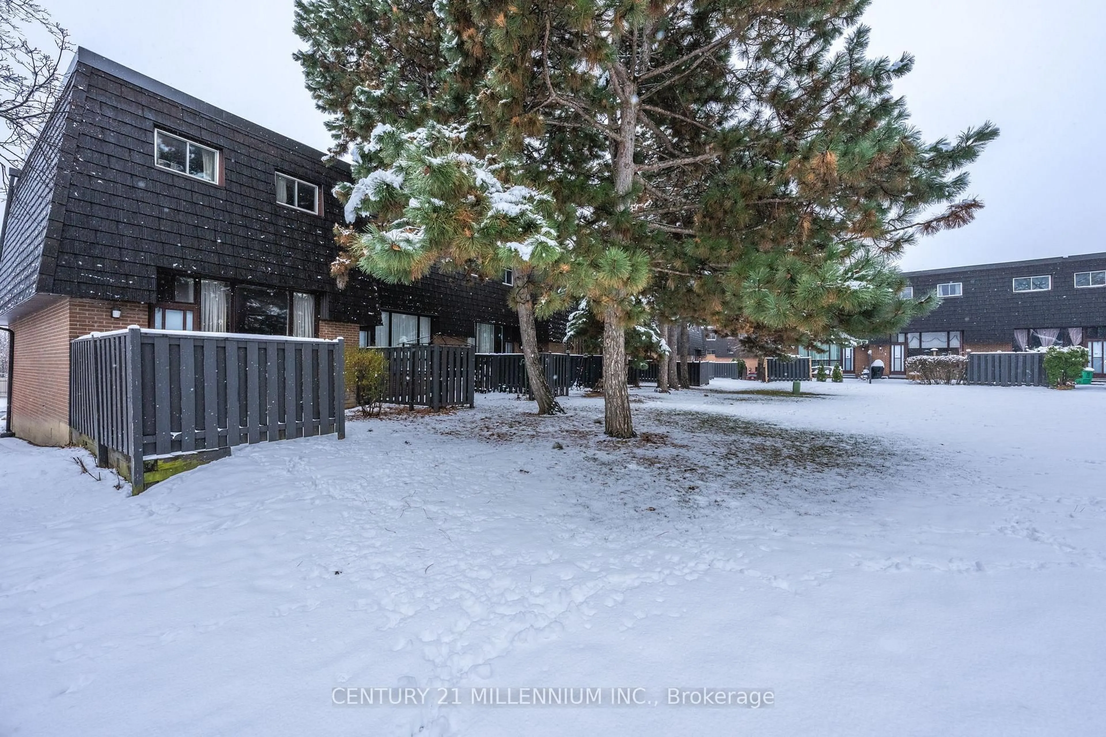 A pic from outside/outdoor area/front of a property/back of a property/a pic from drone, street for 79 Darras Crt #93, Brampton Ontario L6T 1W7