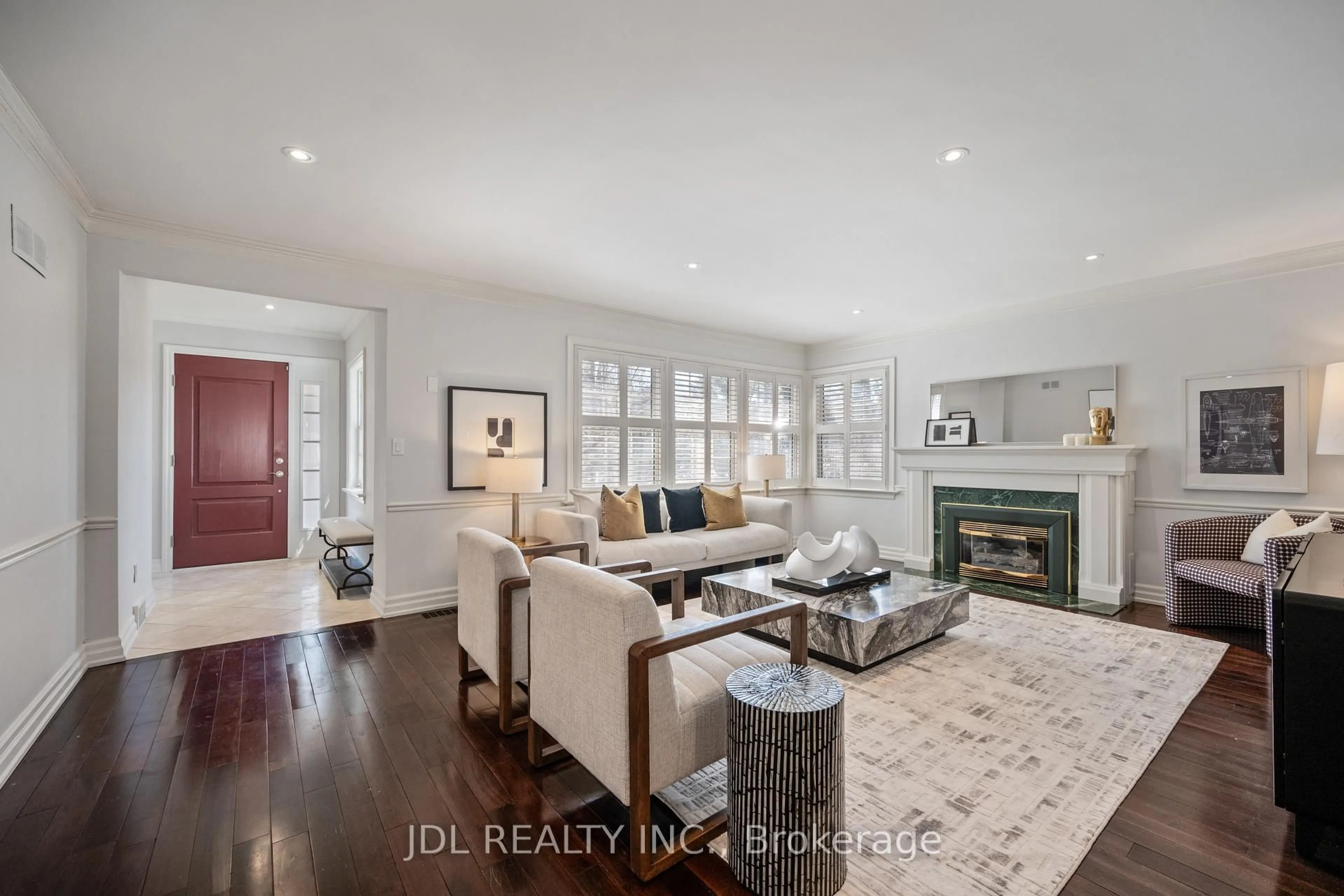 Living room with furniture, unknown for 1207 Linbrook Rd, Oakville Ontario L6J 2L5