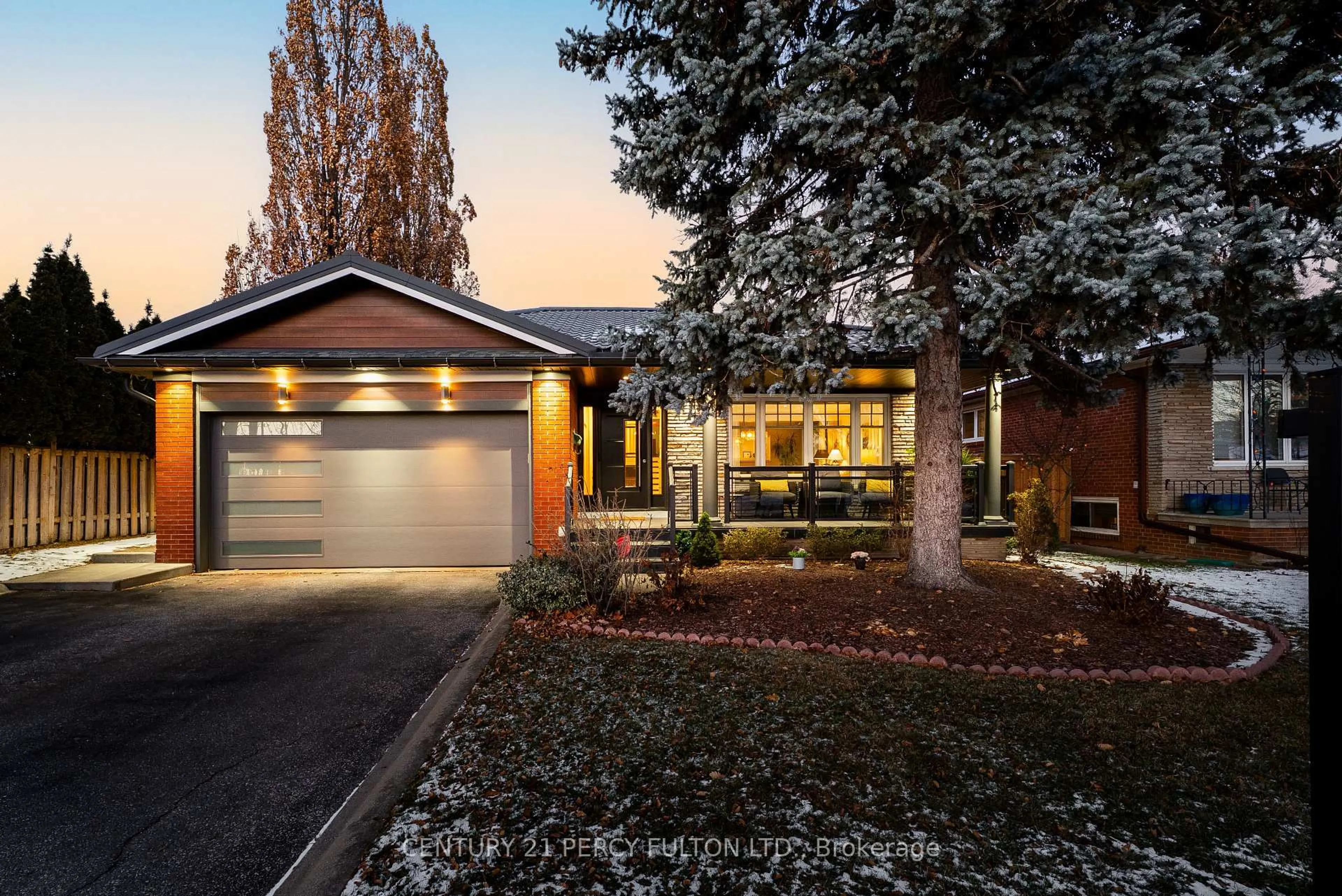 Home with brick exterior material, street for 3477 Bridgewood Dr, Mississauga Ontario L4X 2P3