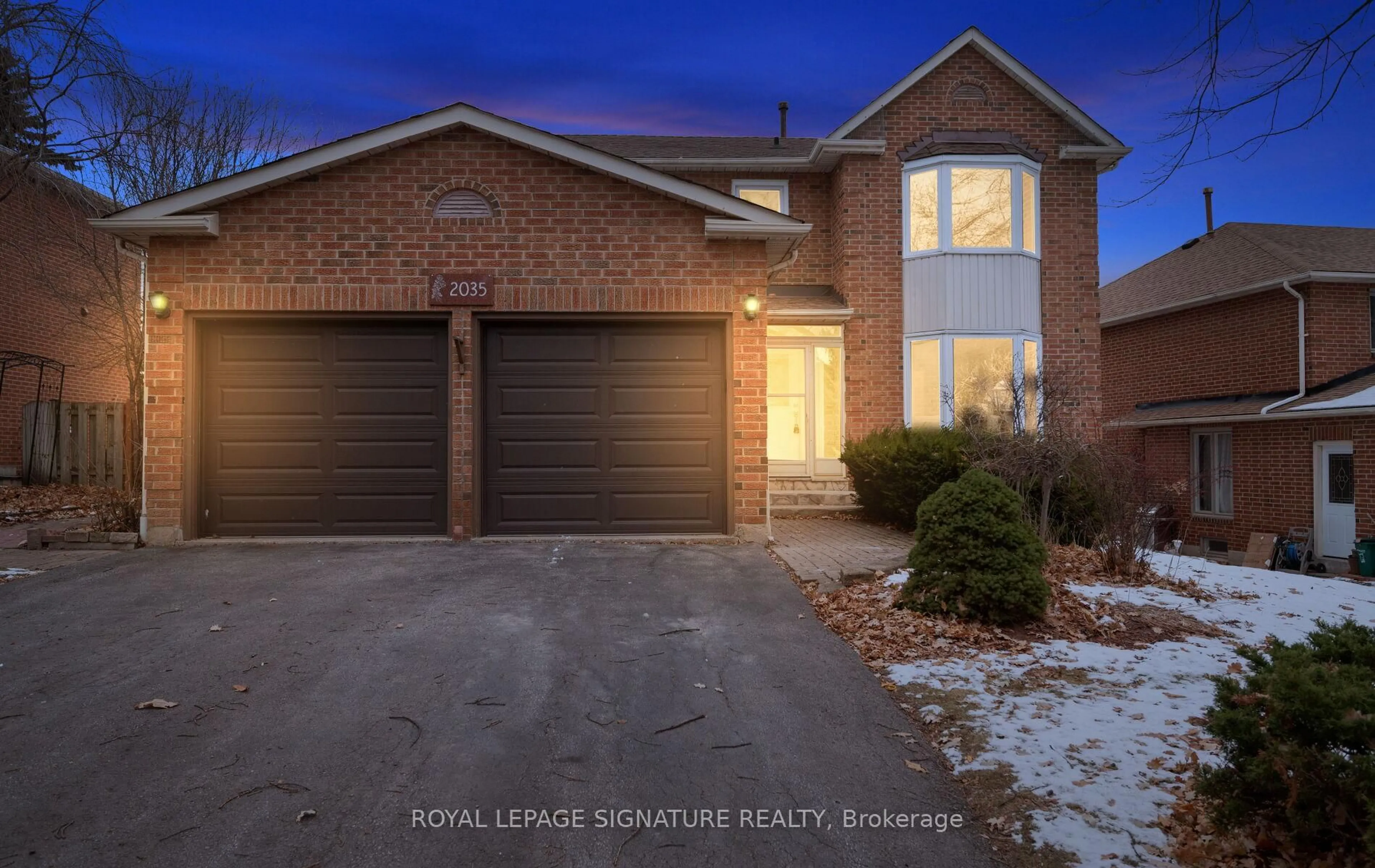Home with brick exterior material, street for 2035 Folkway Dr, Mississauga Ontario L5L 3G3