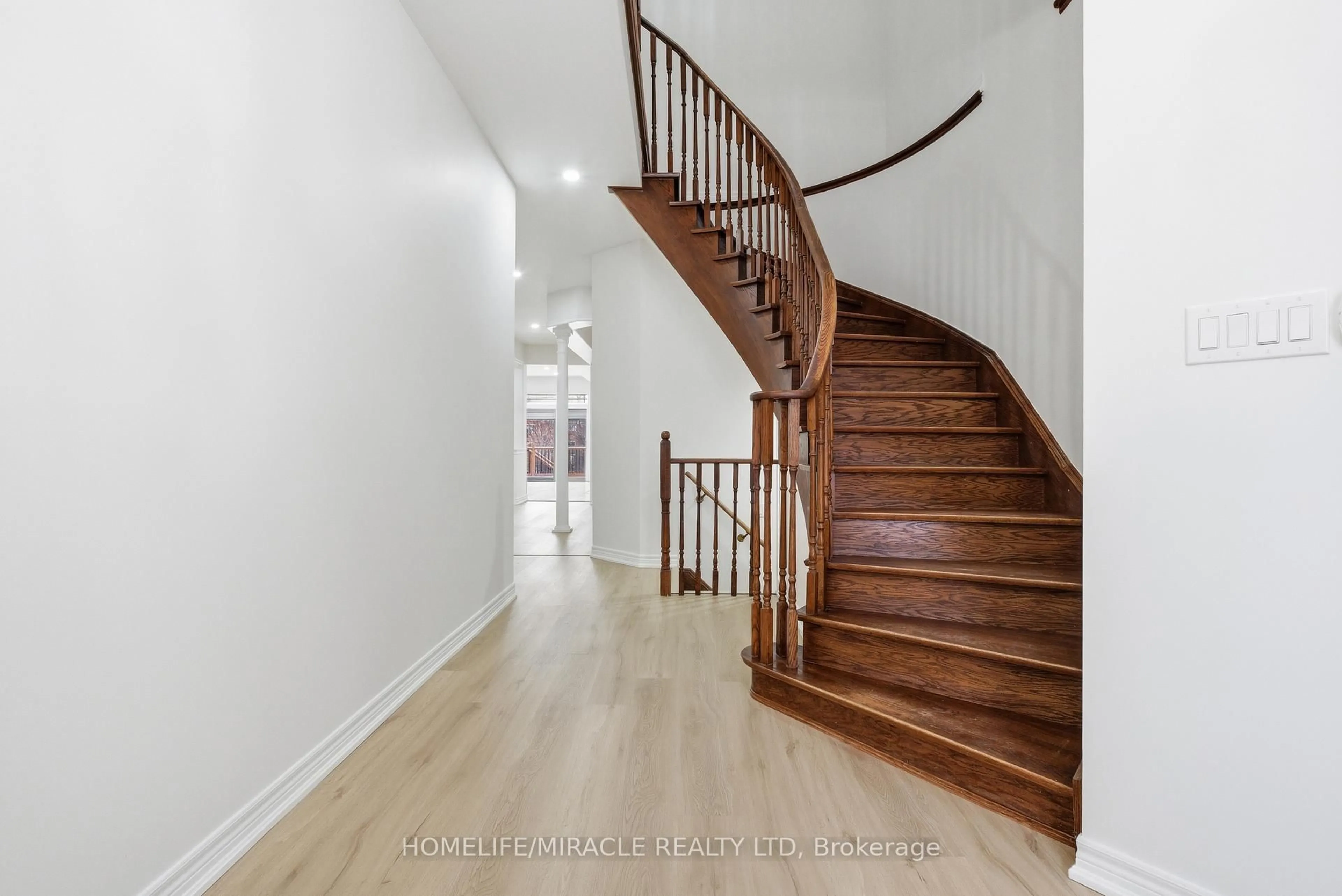 Stairs for 71 Skyvalley Dr, Brampton Ontario L6P 3B7