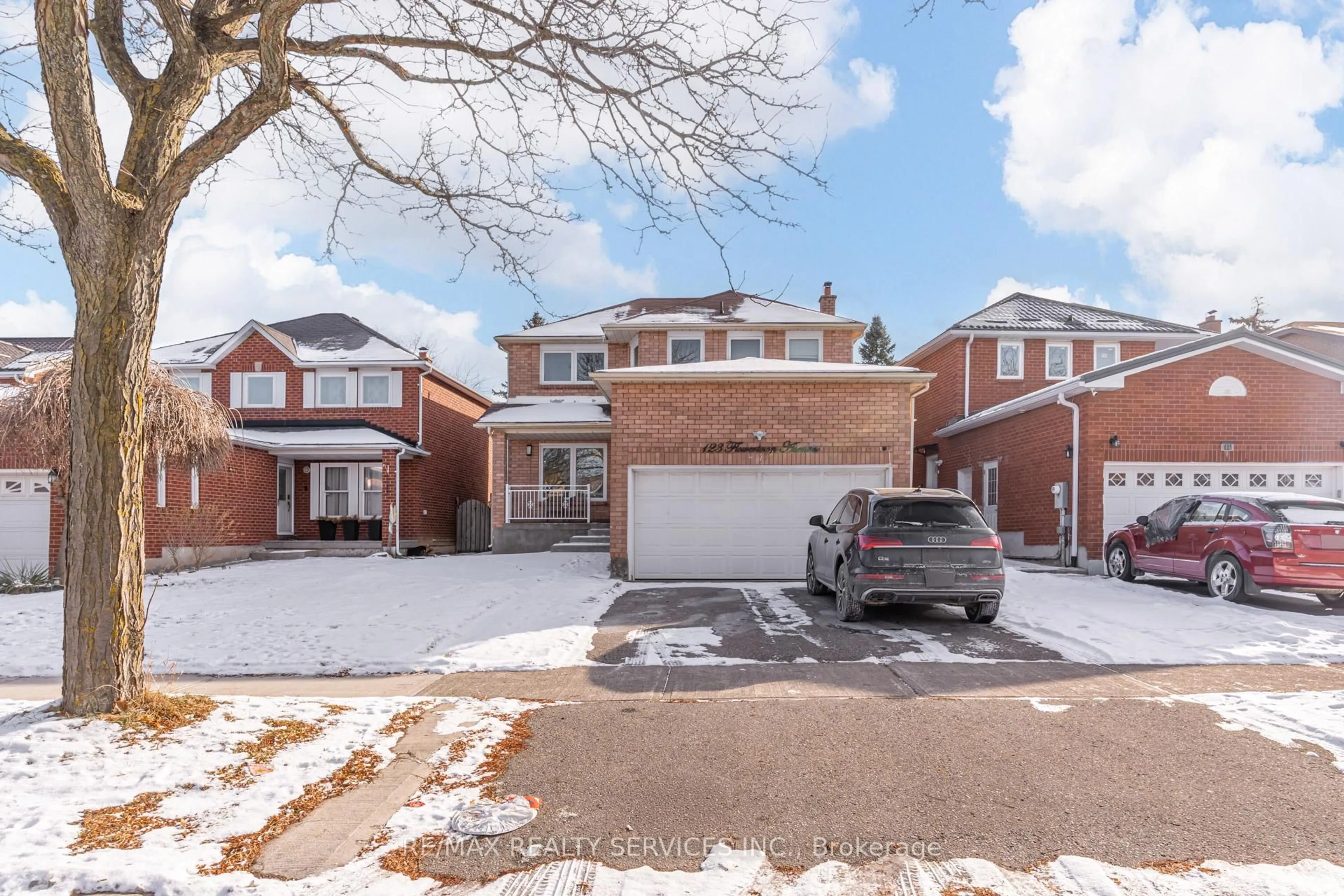 A pic from outside/outdoor area/front of a property/back of a property/a pic from drone, street for 123 Flowertown Ave, Brampton Ontario L6X 3Y7