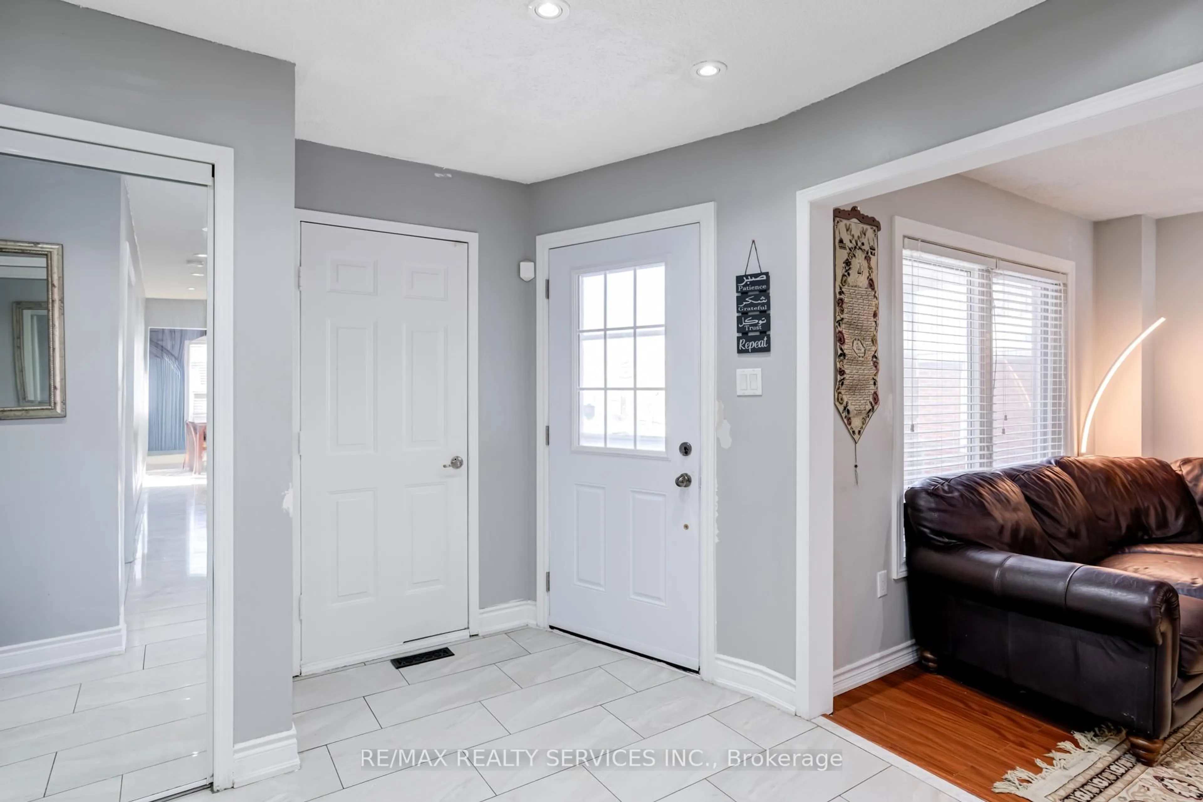 Indoor entryway for 123 Flowertown Ave, Brampton Ontario L6X 3Y7