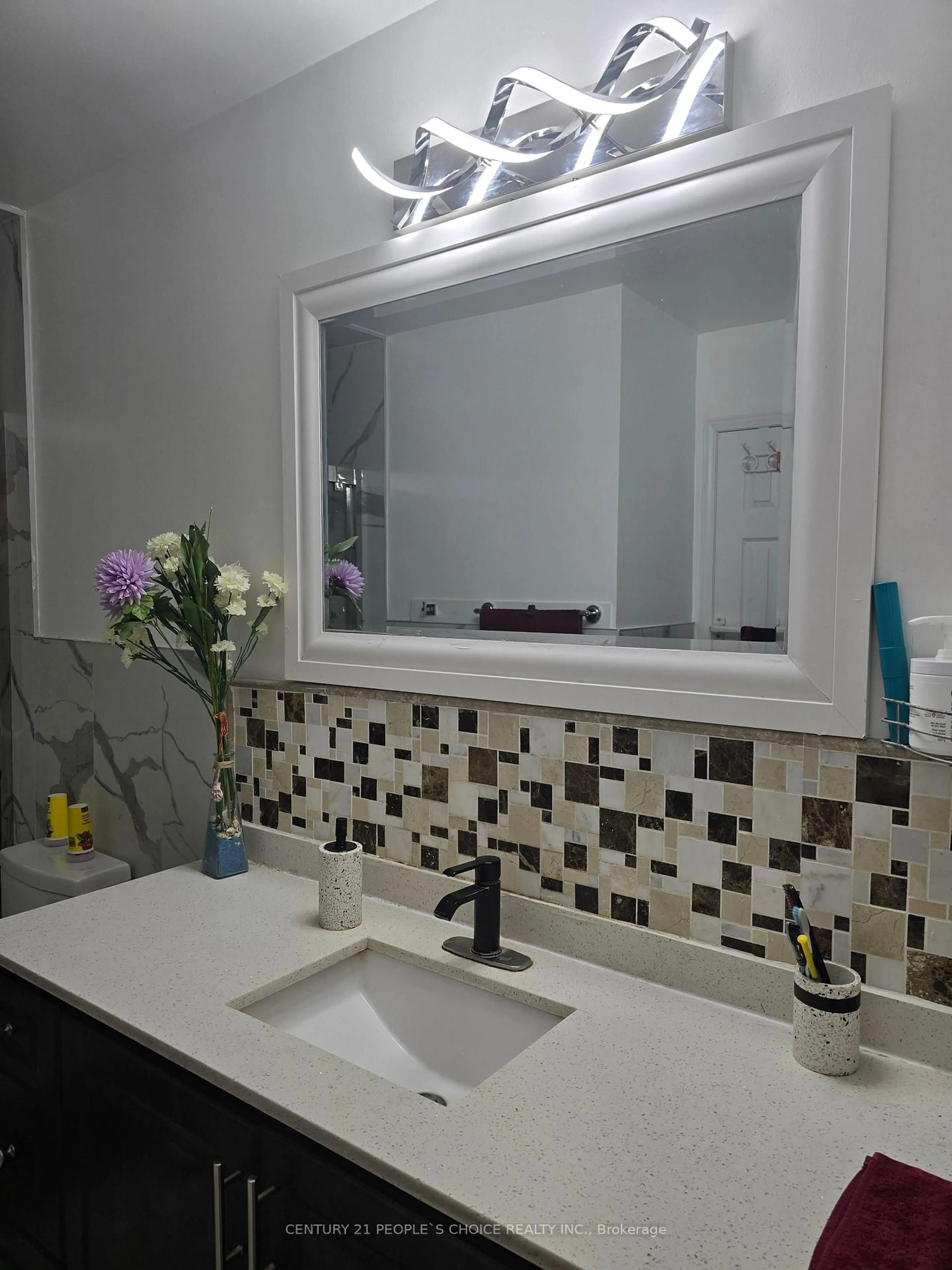 Contemporary bathroom, ceramic/tile floor for 18 Curtis Dr, Brampton Ontario L6Y 2J6