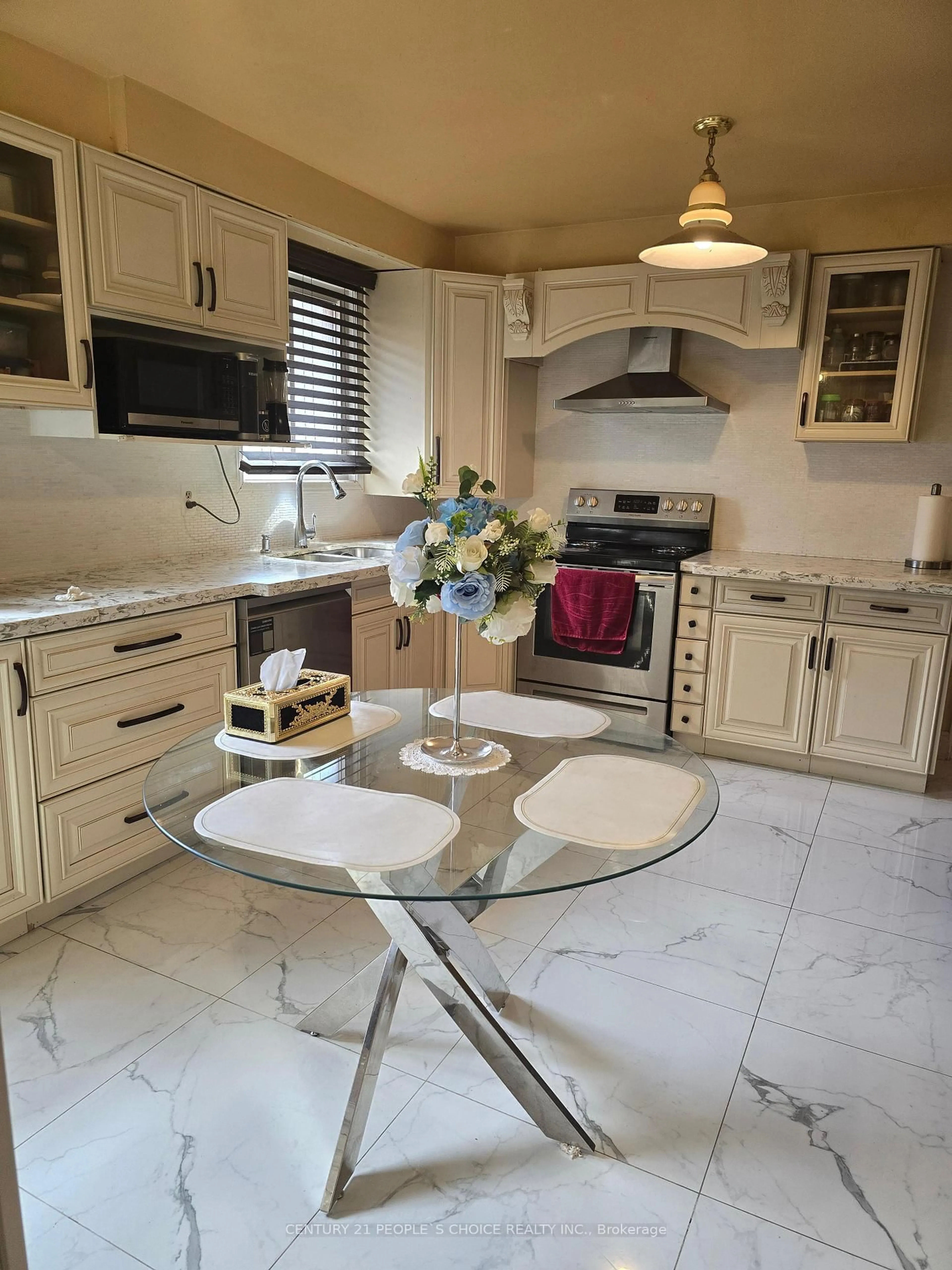 Contemporary kitchen, ceramic/tile floor for 18 Curtis Dr, Brampton Ontario L6Y 2J6