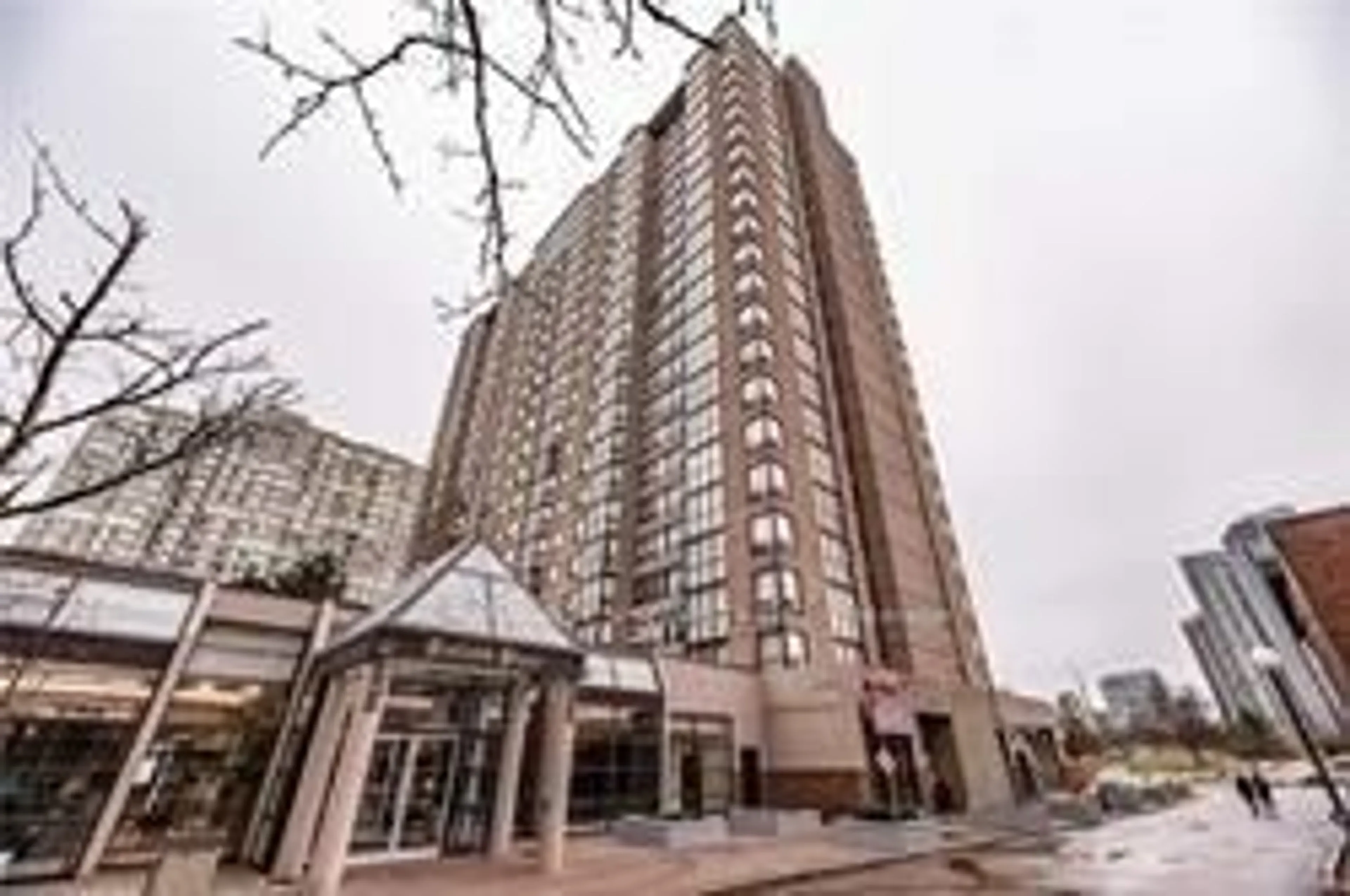 Indoor foyer for 285 Enfield Pl #303, Mississauga Ontario L5B 3Y6