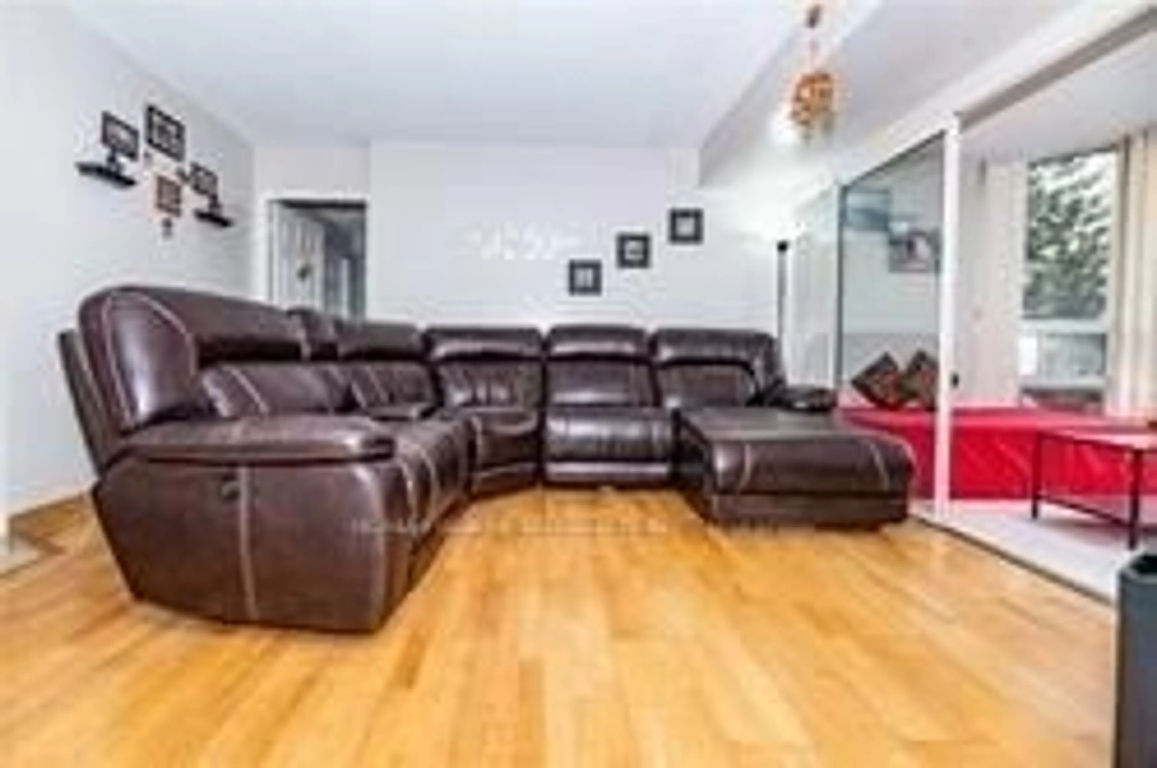 Living room with furniture, unknown for 285 Enfield Pl #303, Mississauga Ontario L5B 3Y6