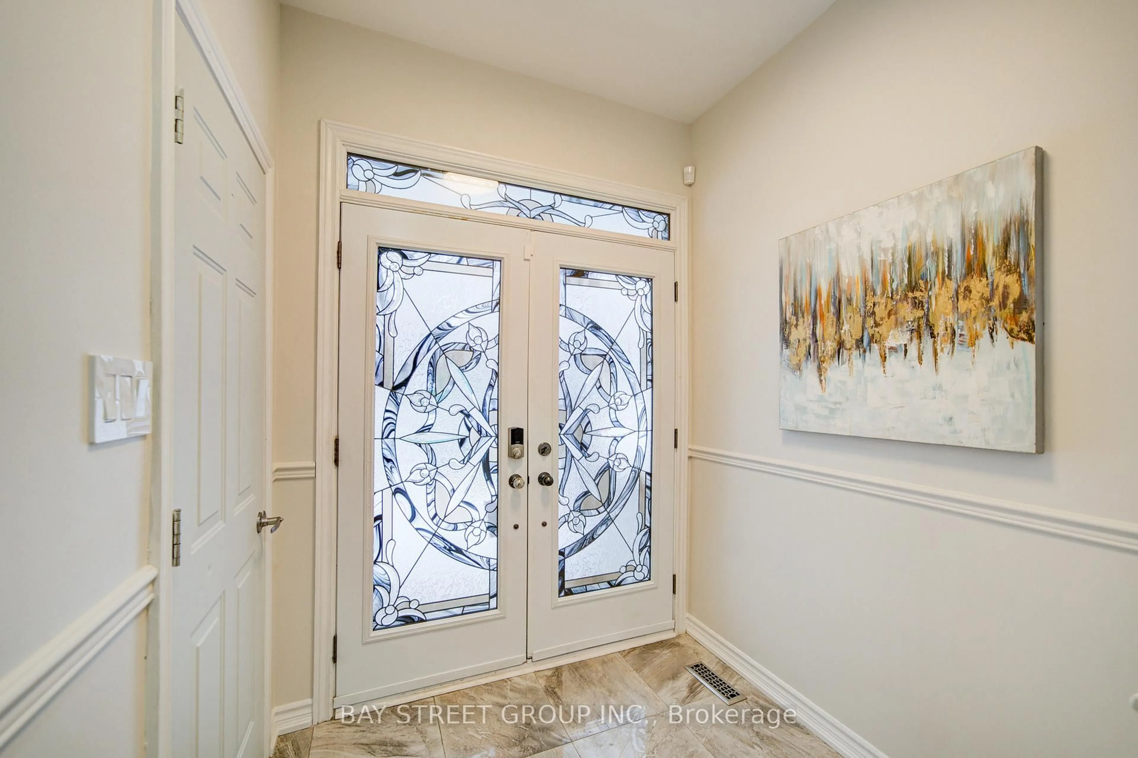 Indoor entryway for 2183 Margot St, Oakville Ontario L6H 3M5