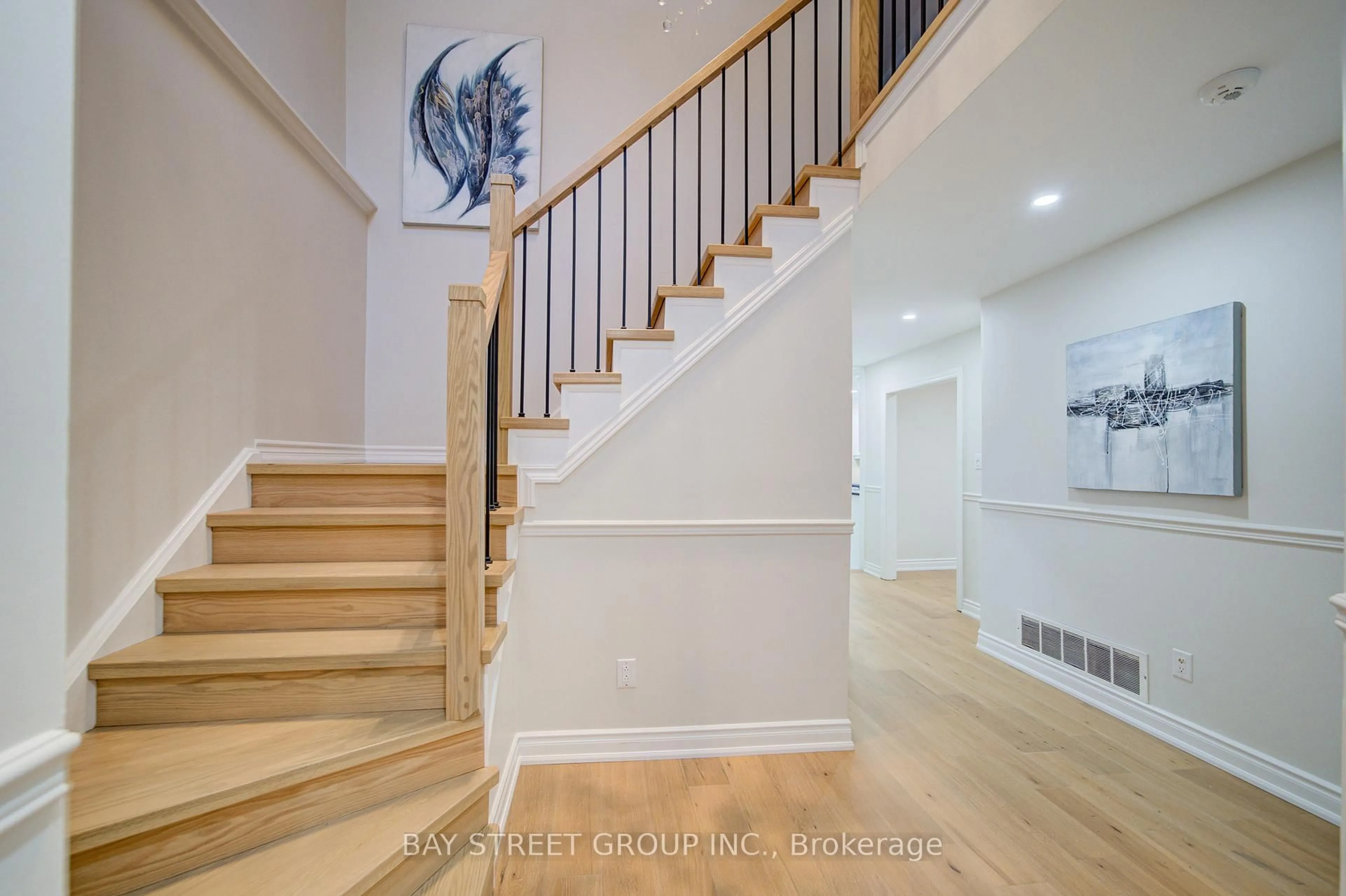 Stairs for 2183 Margot St, Oakville Ontario L6H 3M5