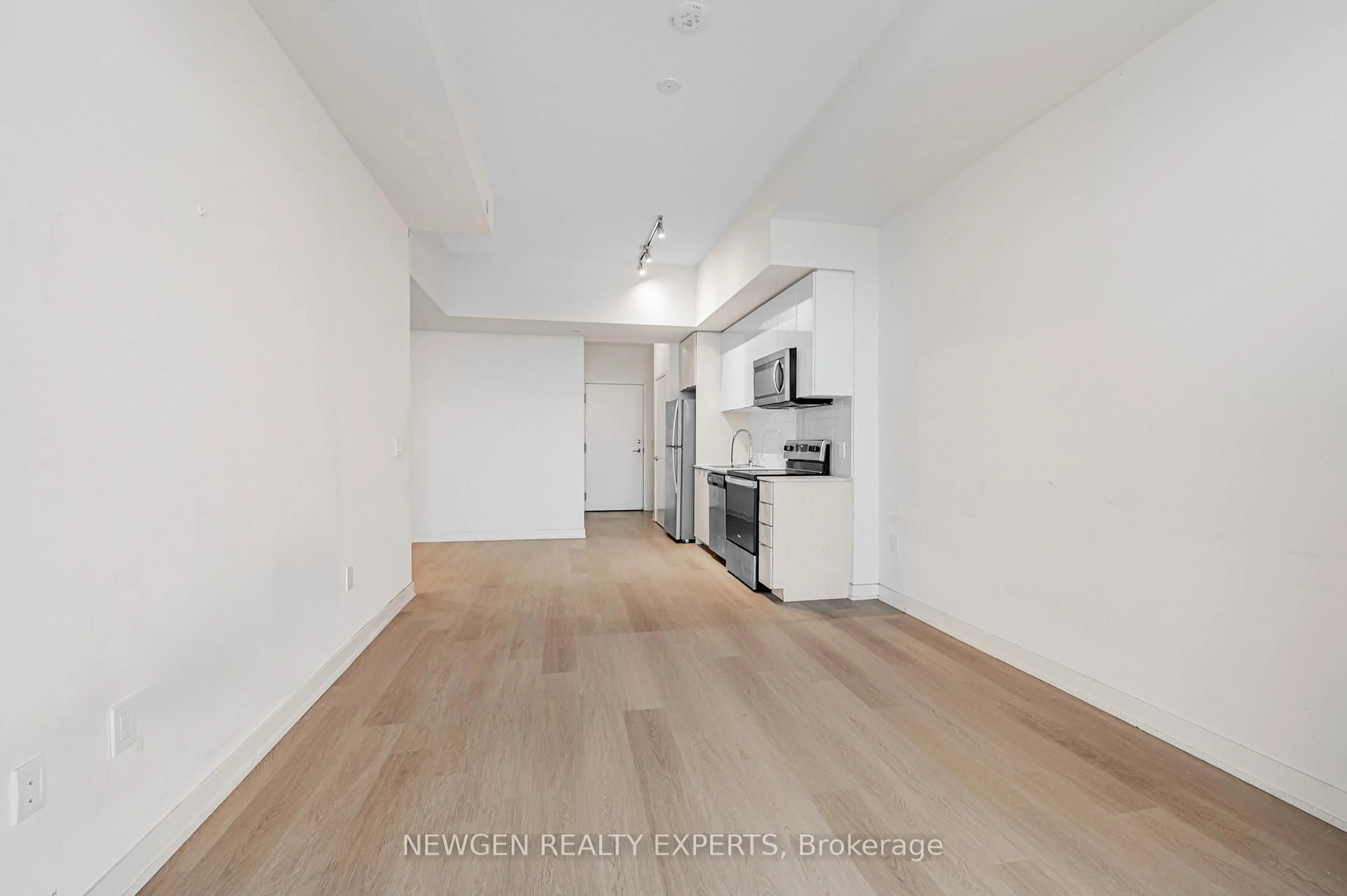 A pic of a room for 859 The Queensway #824, Toronto Ontario M8Z 1N8