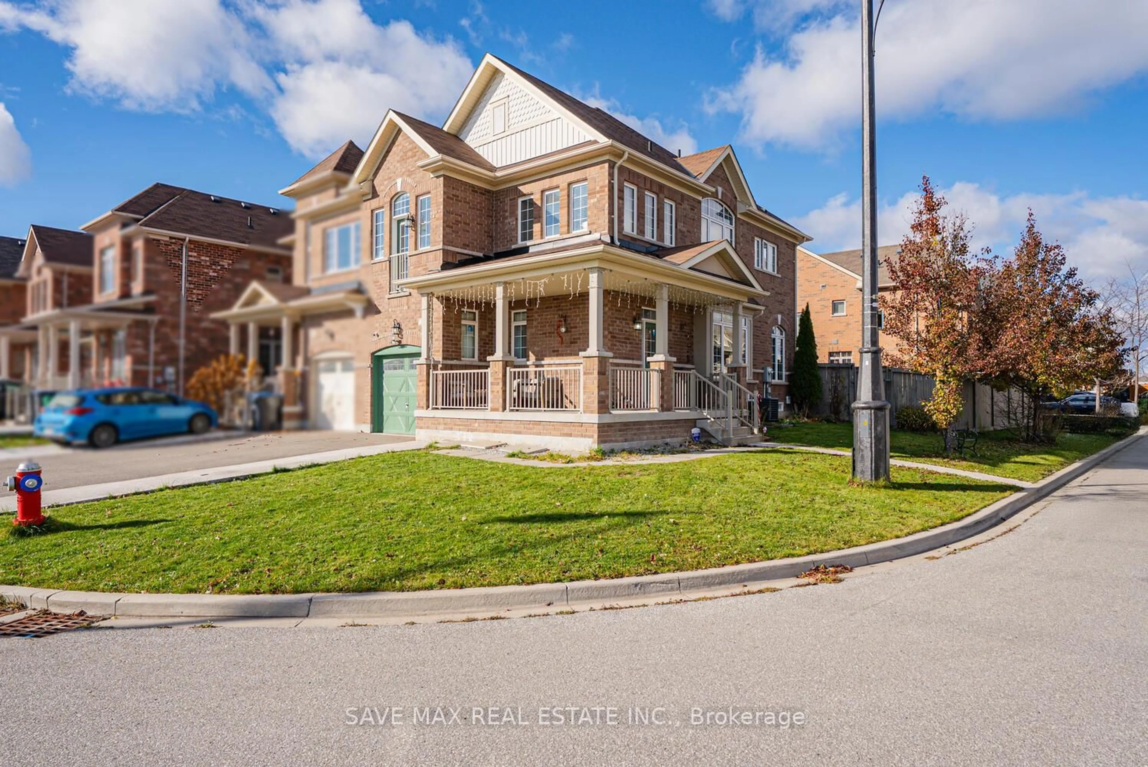 Home with brick exterior material, street for 39 Divinity Circ, Brampton Ontario L7A 3Y4