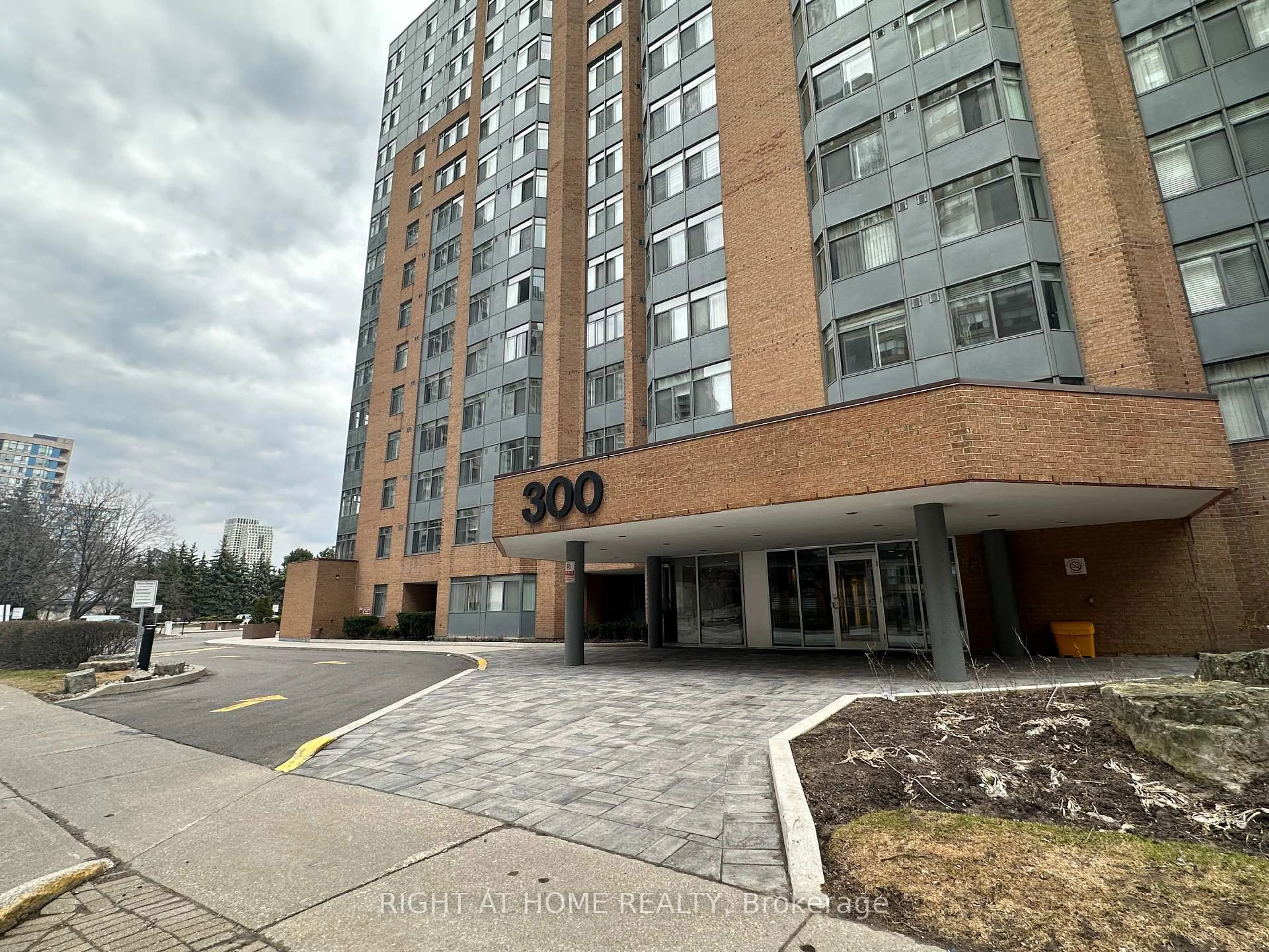 Indoor foyer for 300 Webb Dr #1406, Mississauga Ontario L5B 3W3