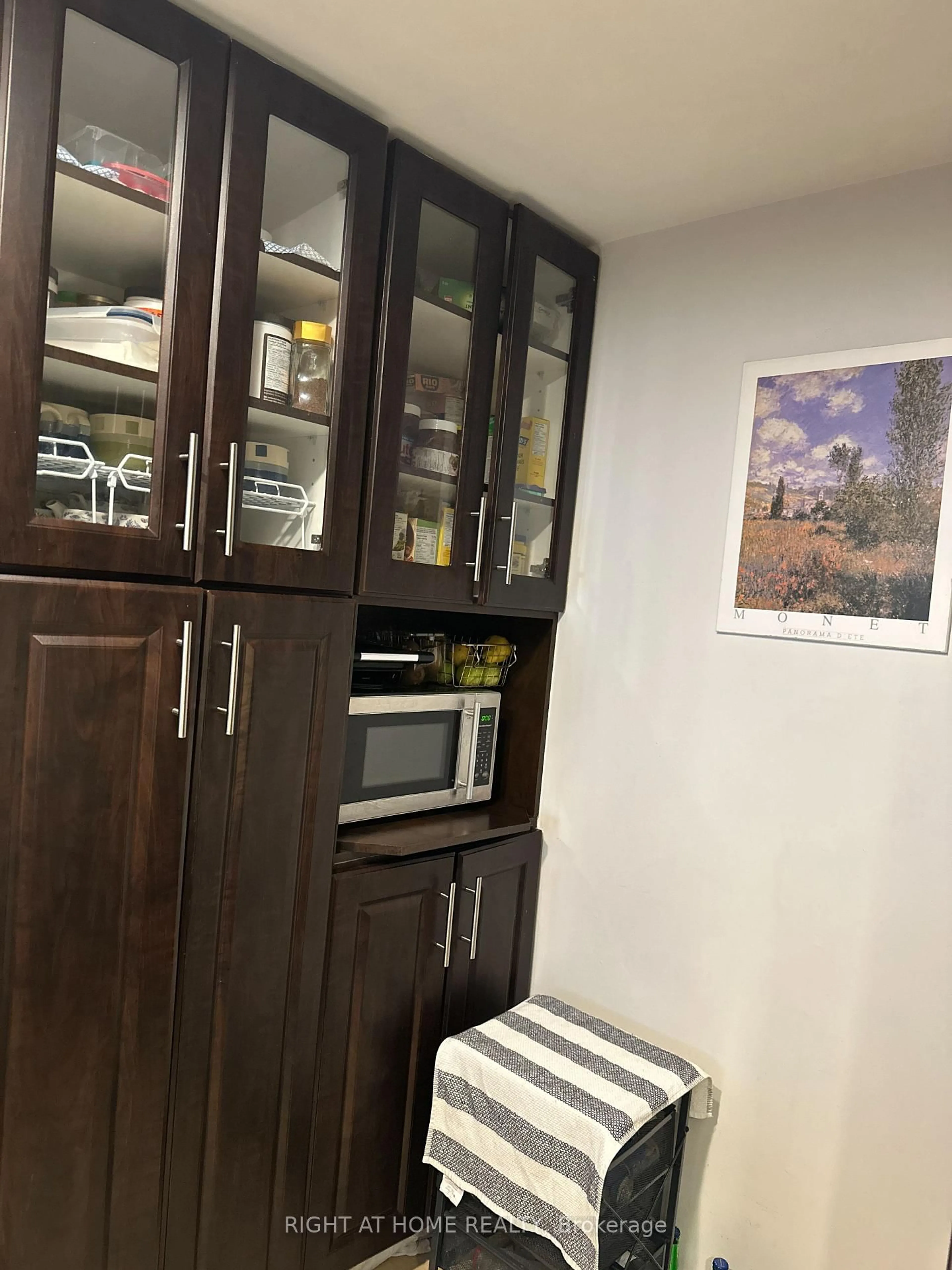 Unknown for 300 Webb Dr #1406, Mississauga Ontario L5B 3W3