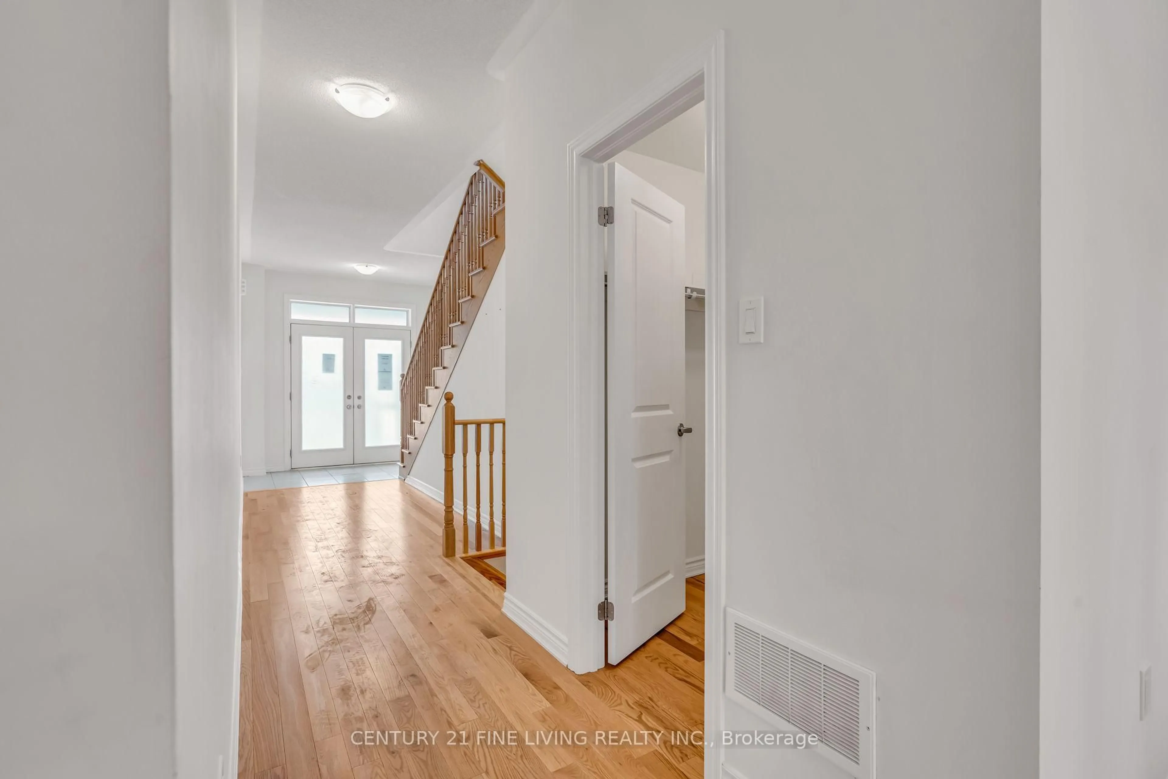 Indoor entryway for 37 PETCH Ave, Caledon Ontario L7C 4J8