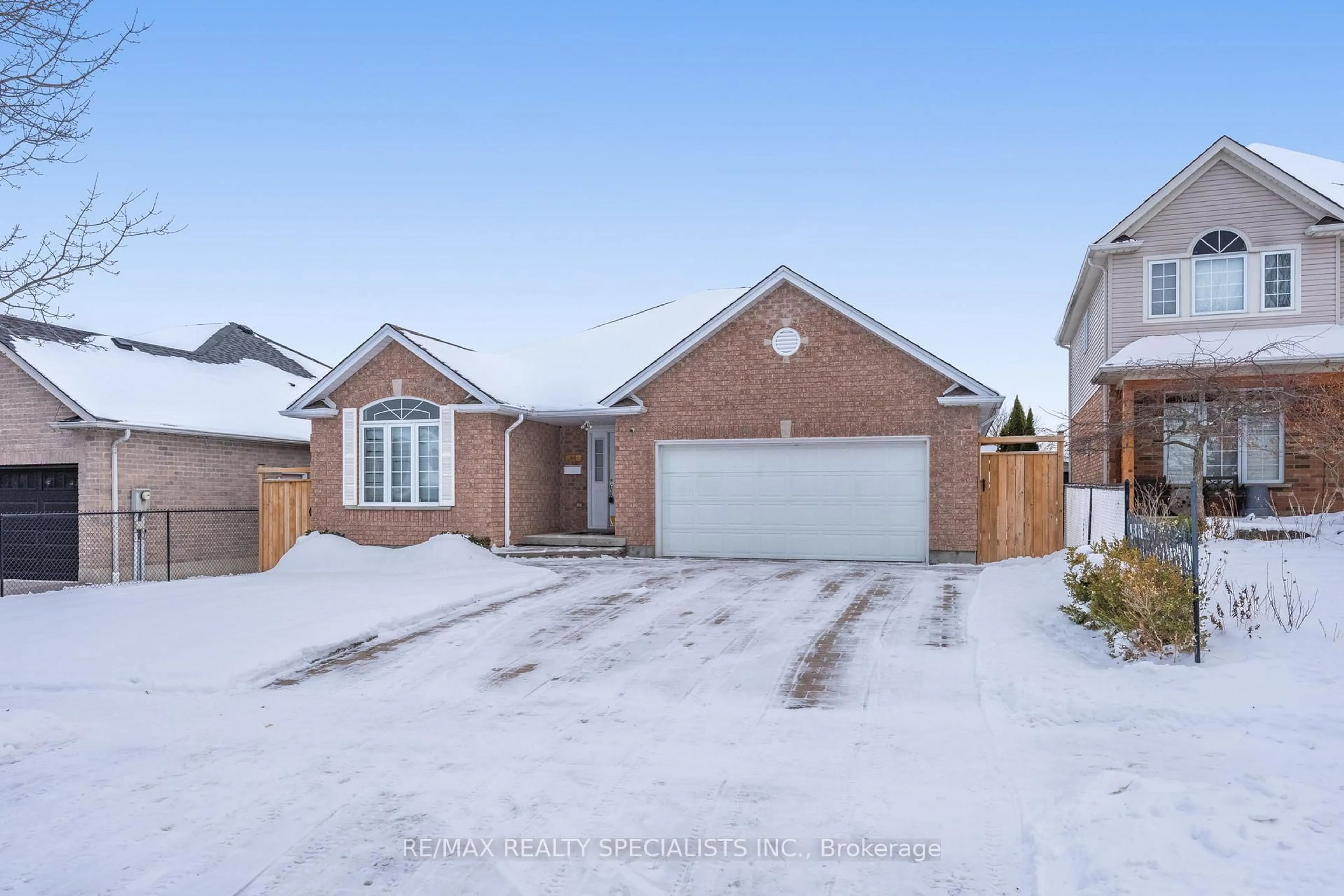 Unknown for 44 Dawkins Cres, Halton Hills Ontario L7J 2Z5