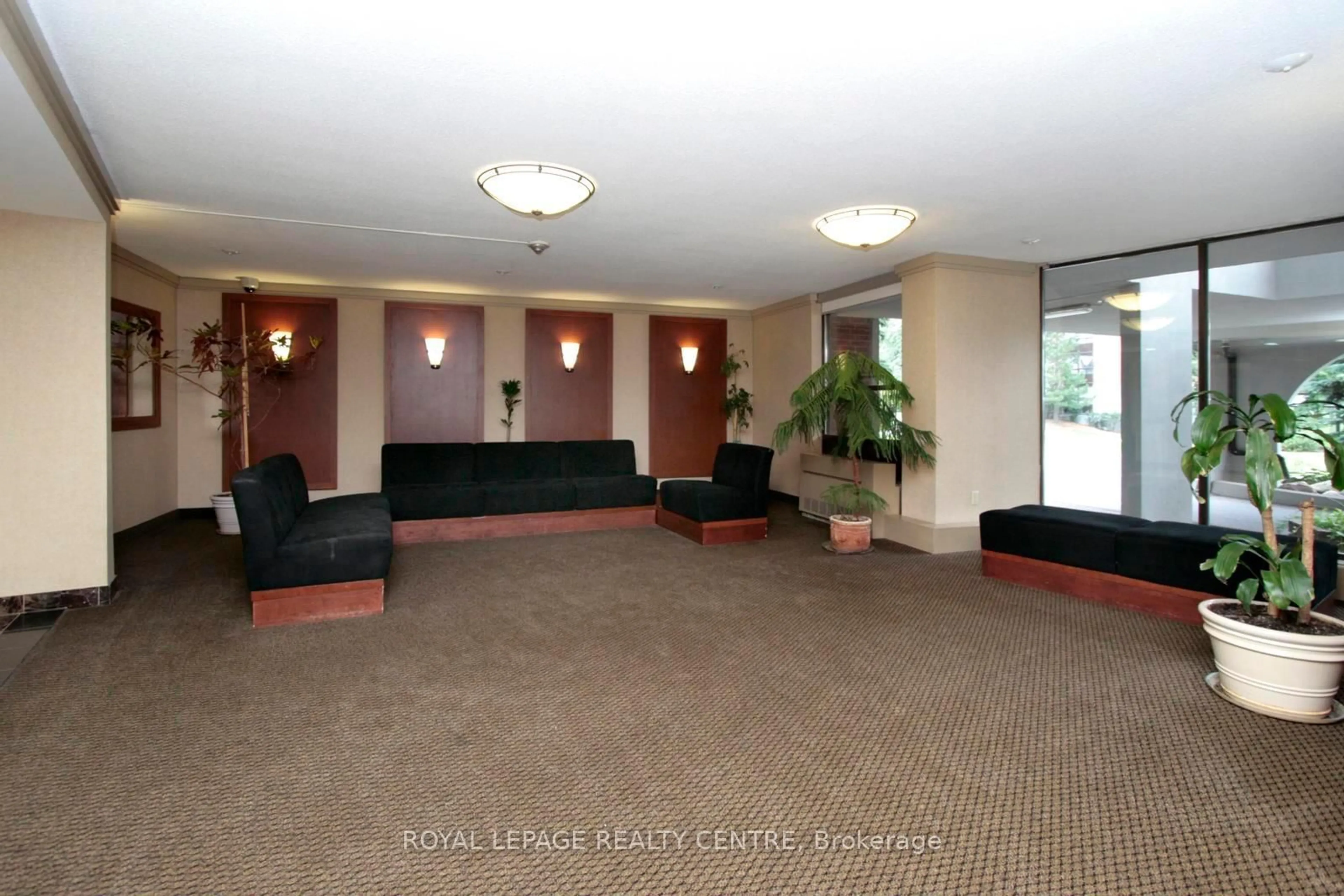 Lobby for 50 Mississauga Valley Blvd #1519, Mississauga Ontario L5A 3S2